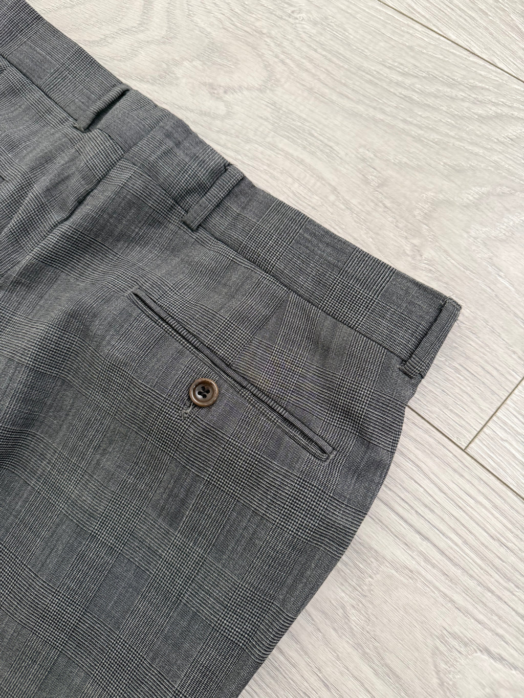 Hugo Boss 1980s 'Poseidon' 3B Pleated Wool Grey Suit - Size L Jacket / 34" Waist