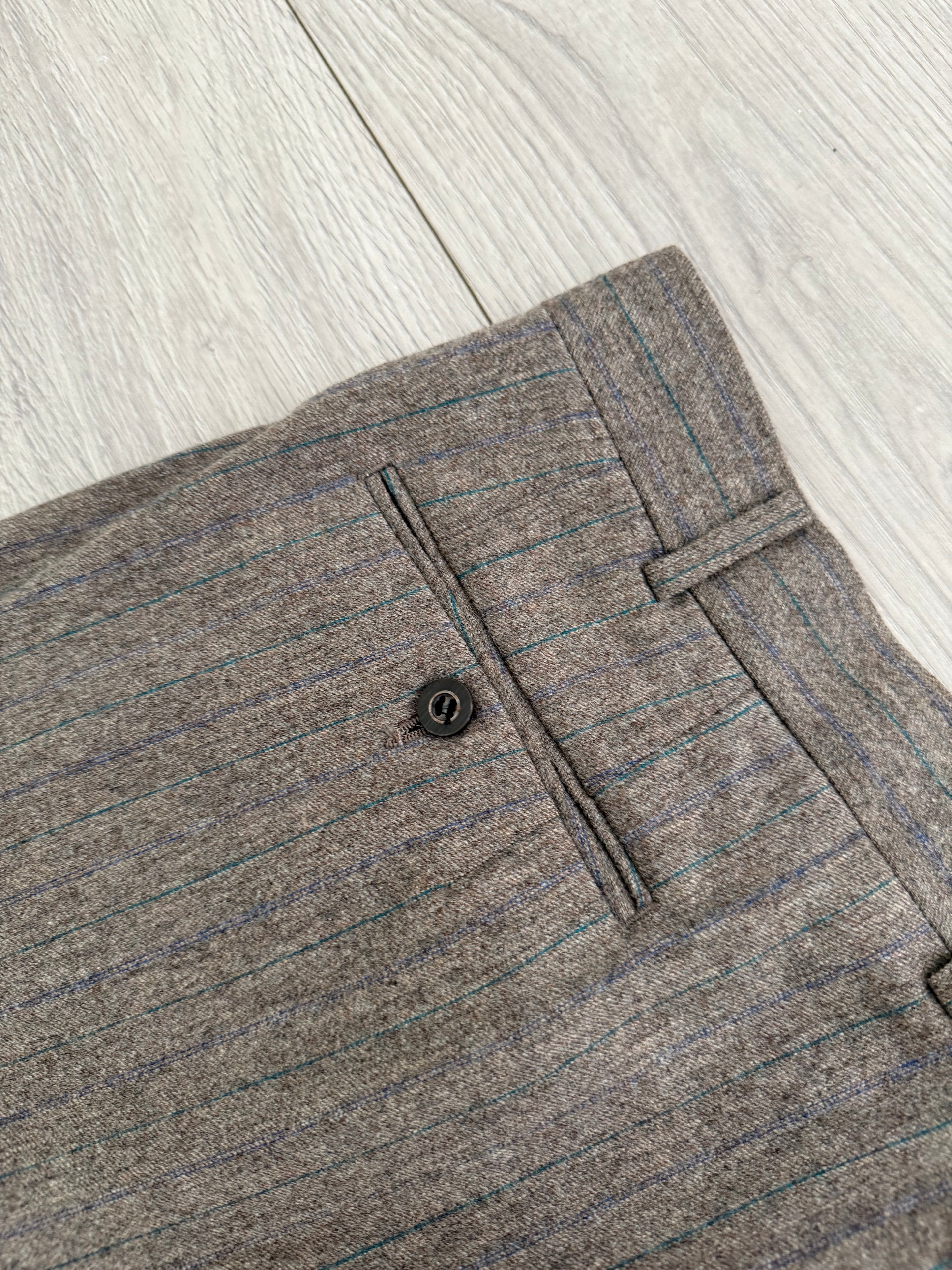 Valentino 1980s Peaked Lapel Double Breasted Pleated Wool Suit - Size XL Jacket / 40" Waist