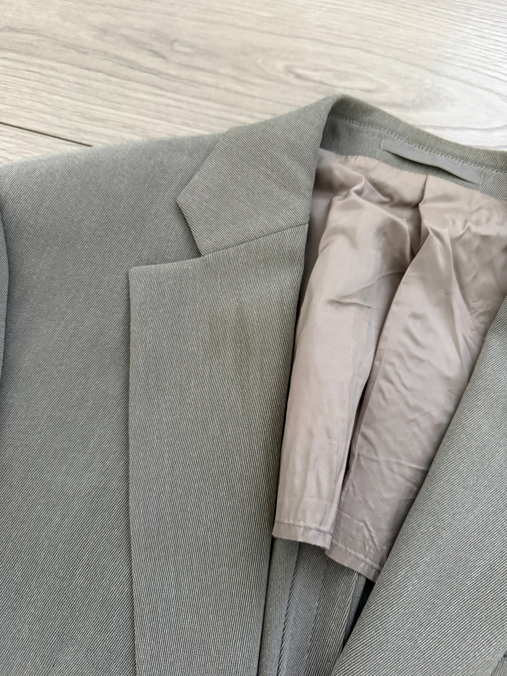 Armani 1990s 2B Draped Crepe Weave Grey Suit - Size S Jacket / 30" Waist