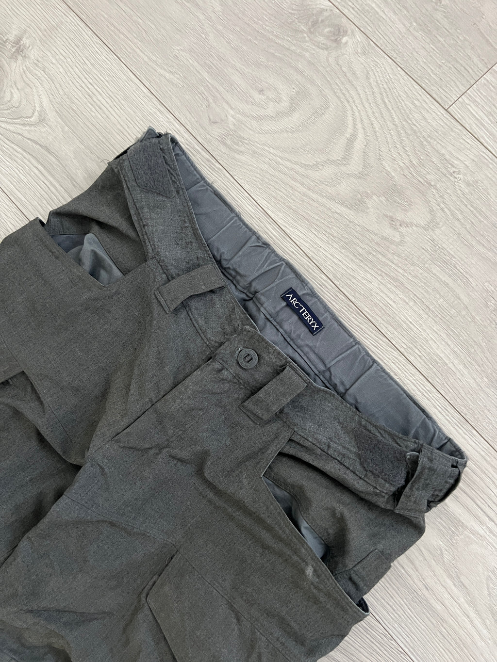 Arcteryx LEAF SMU Assault FR Conbat Utility Pants Wolf Grey - Size L