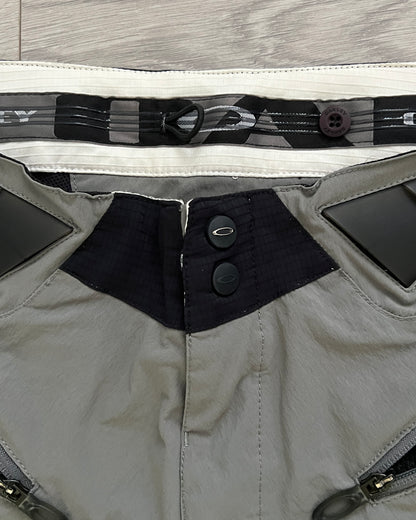 Oakley SS06 Vent Panelled Technical Shorts - Size S