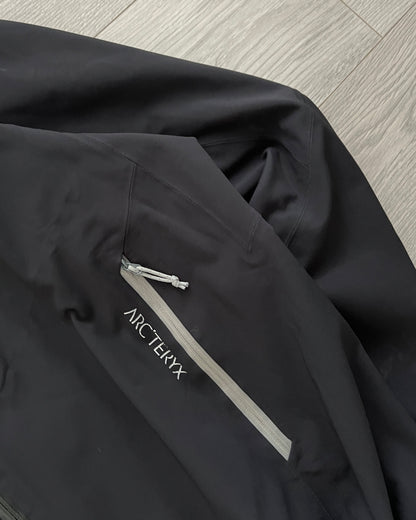 Arcteryx Gore-Windstopper Technical Taped Seam Stingray Jacket - Size L