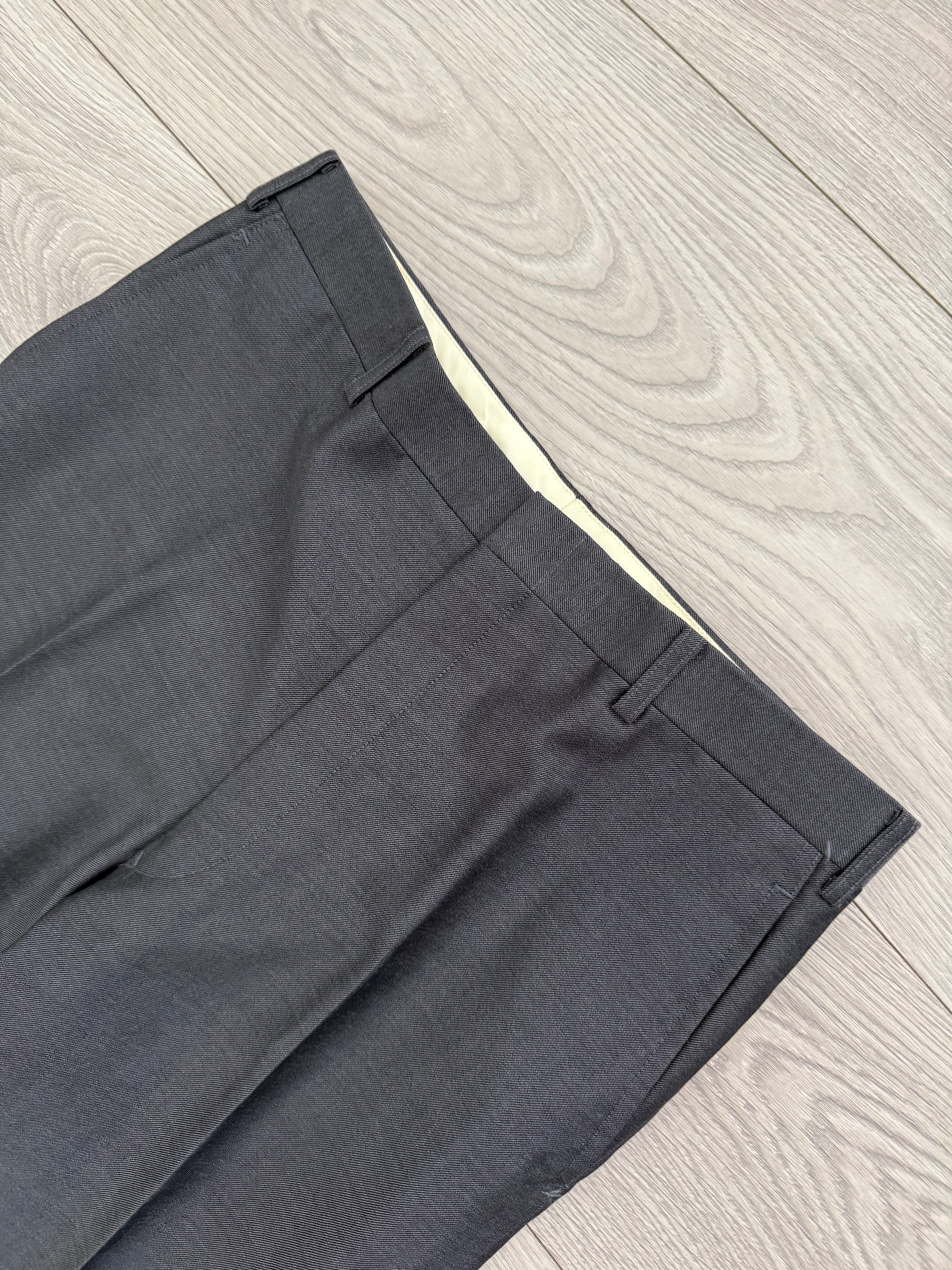 Burberry 1980s Peaked Lapel Double Breasted Pleated Wool Mohair Grey Suit - Size S Jacket / 31" Waist