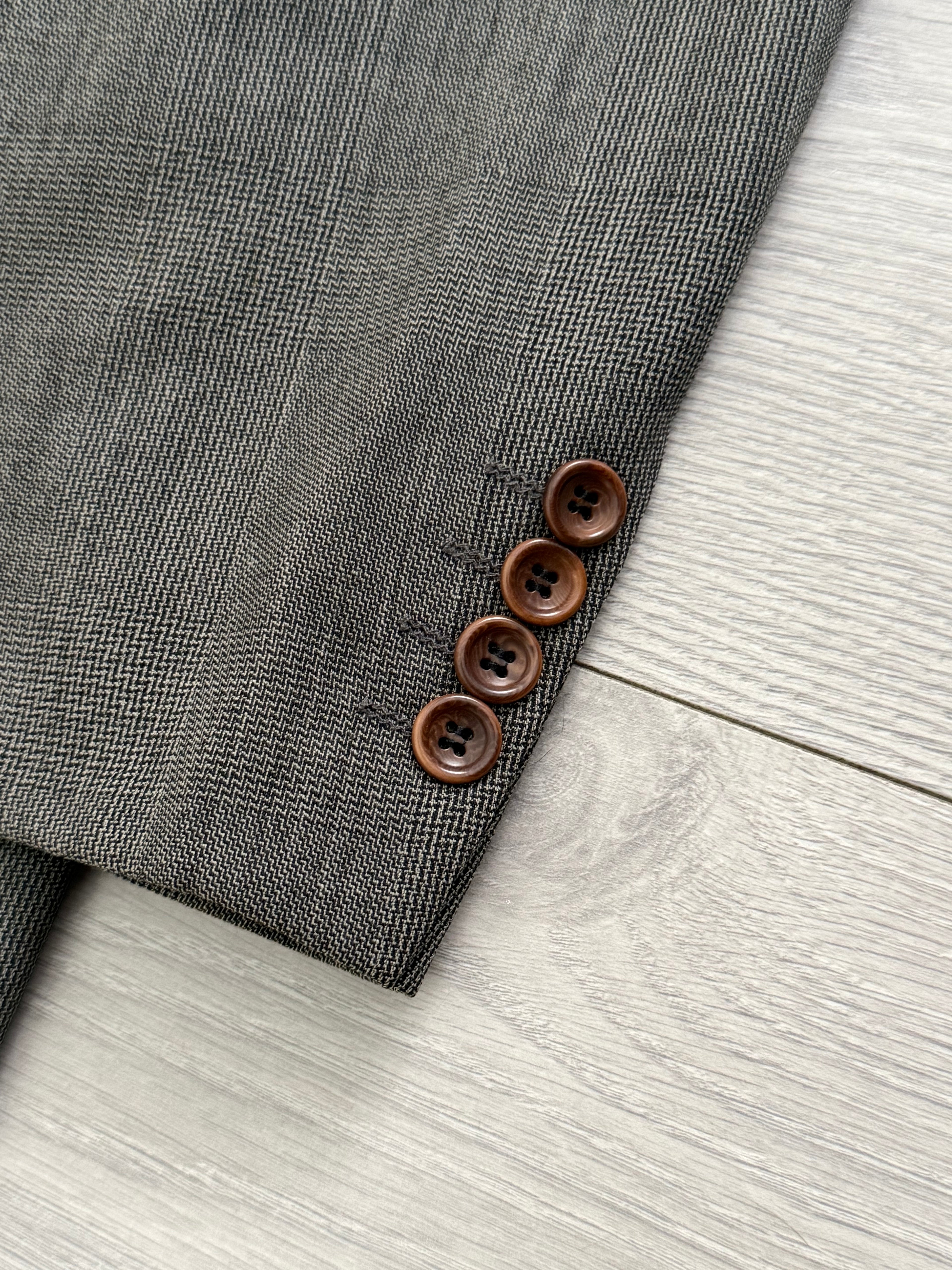 Hugo Boss 1980s 'Zeus' Peaked Lapel Double Breasted Pleated Wool Check Suit Greige - Size XL Jacket / 34" Waist