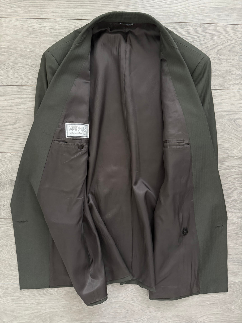 Versace 1980s Peak Lapel Double Breasted Pleated Draped Wool Green Suit - Size M Jacket / 31" Waist