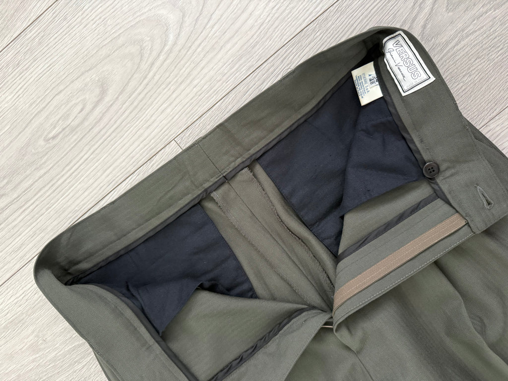 Versace 1980s Peak Lapel Double Breasted Pleated Draped Wool Green Suit - Size M Jacket / 31" Waist