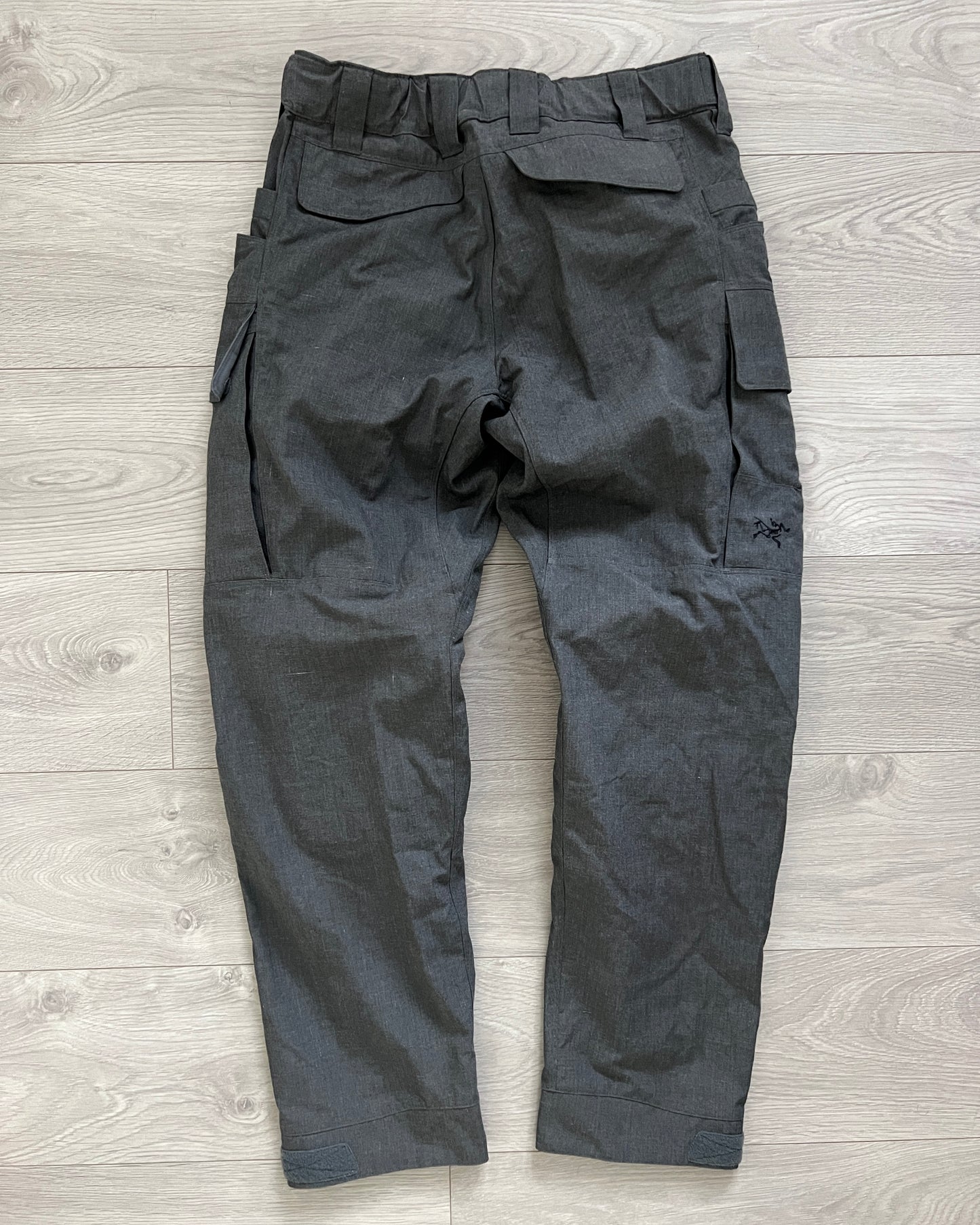 Arc'teryx LEAF Assault FR Combat Utility Pants Wolf Grey - Size L