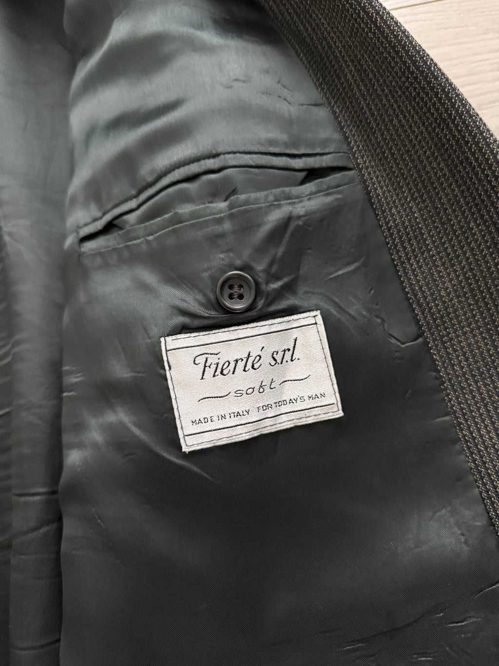 Vintage 1980s Peaked Lapel Double Breasted Pleated Wool Textured Grey Suit - Size XL Jacket / 36" Waist