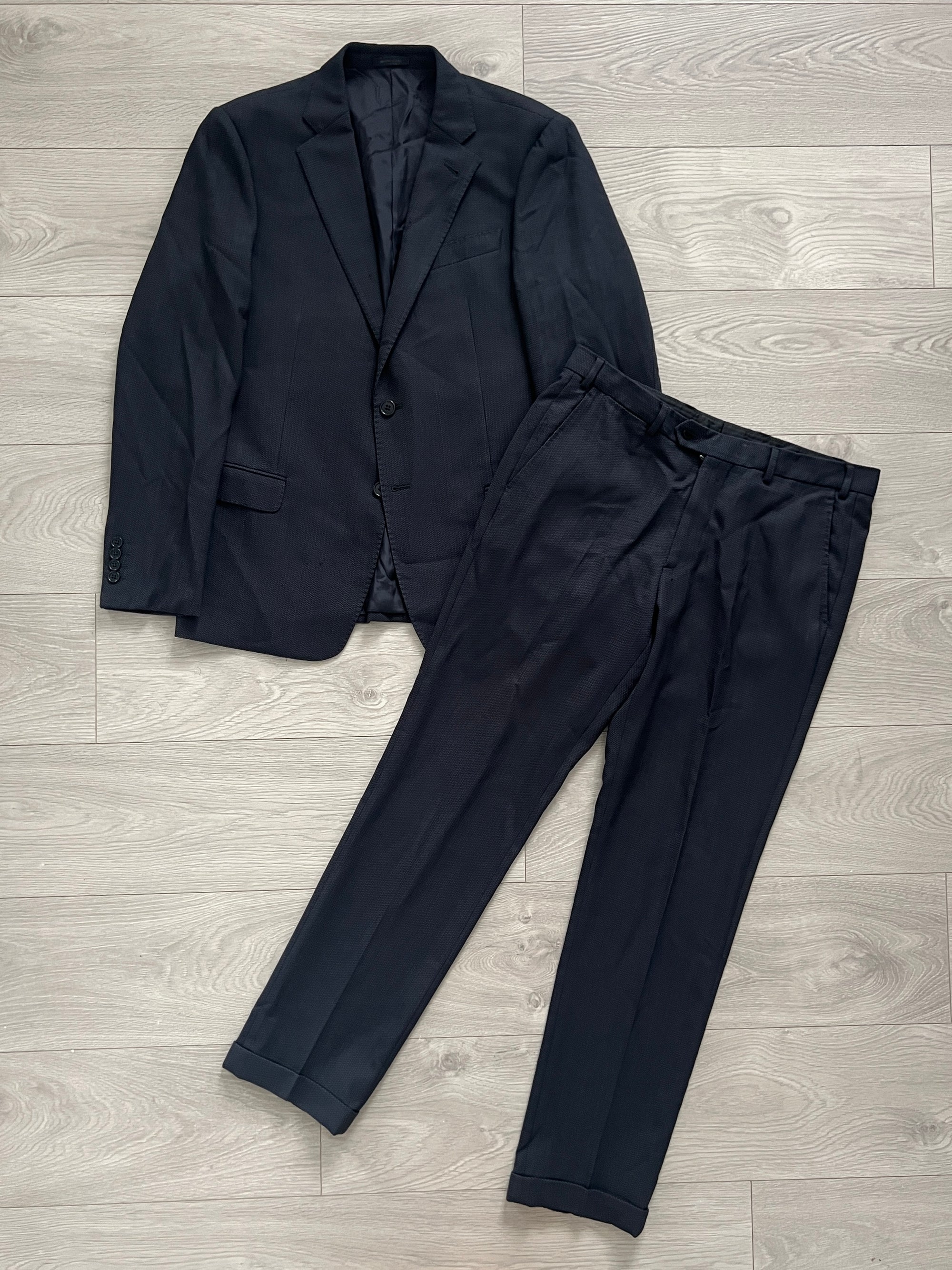 Armani Wool Pleated Blue Textured Suit - Size L Jacket / 34" Waist