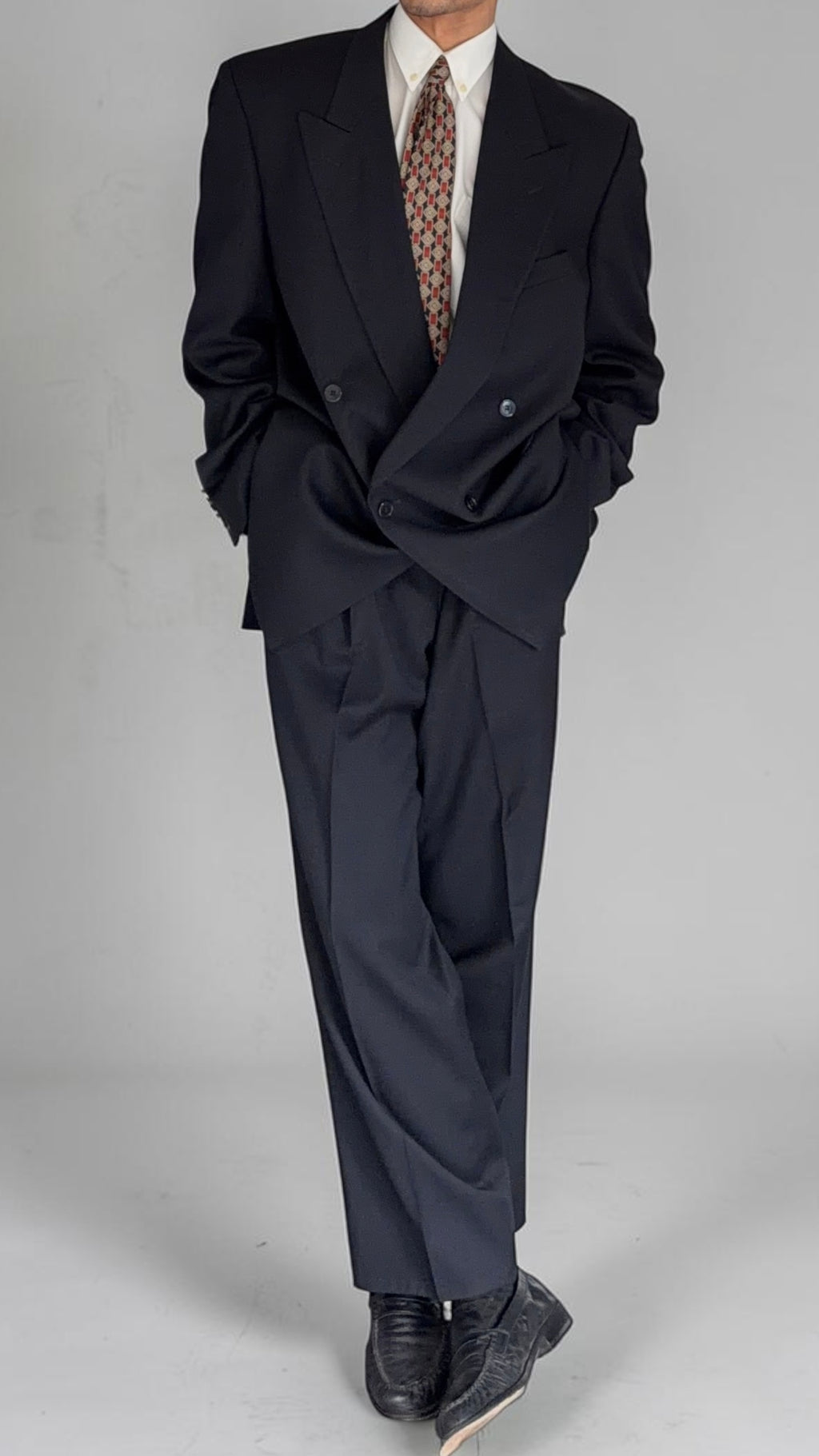 Louis Feraud Armani 1990s Peaked Lapel Pleated Double Breasted Wool Navy Suit - Size XXL Jacket / 38" Waist