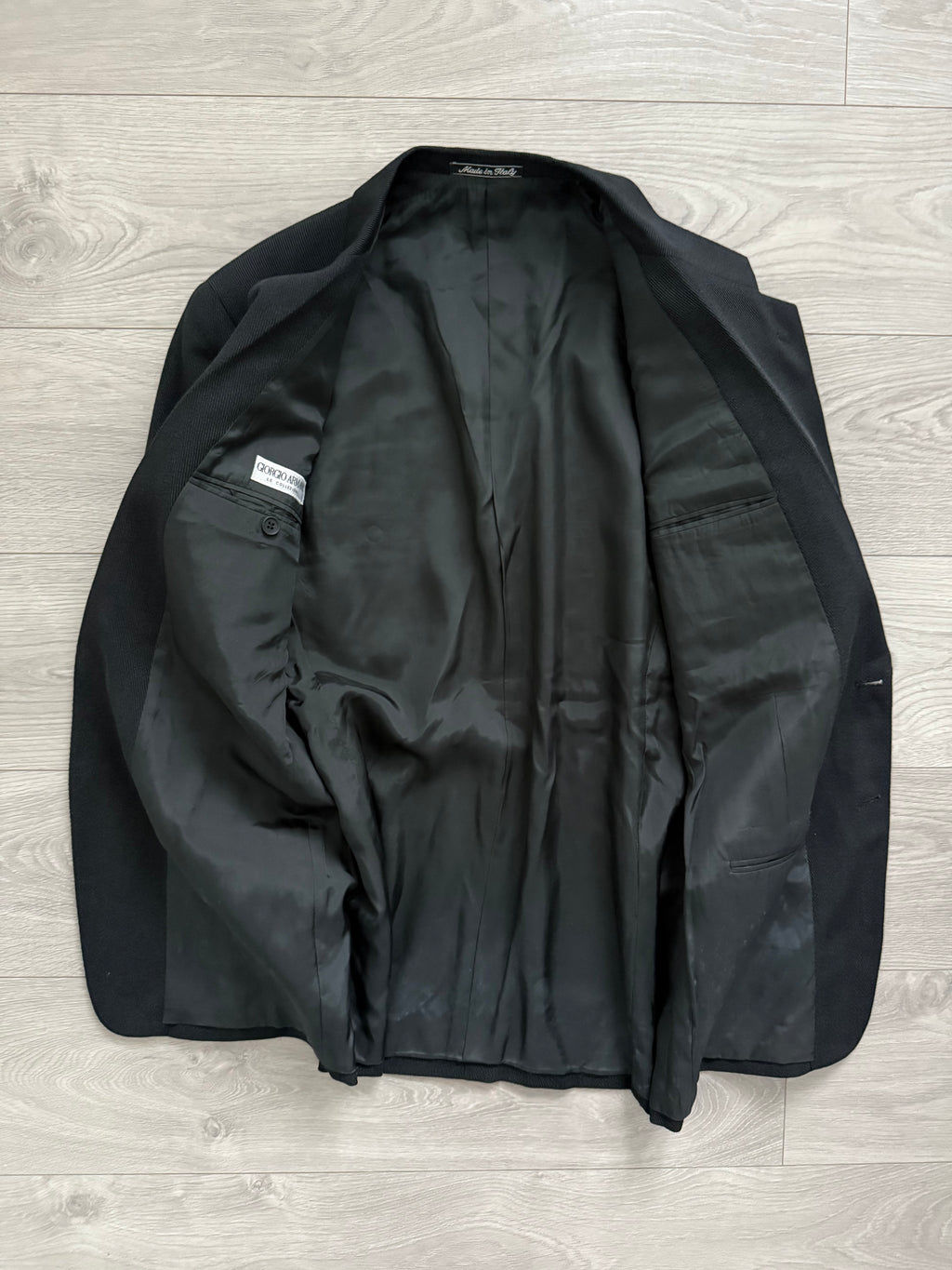 Giorgio Armani 1980s 2B Pleated Wool Suit Black New - Size L Jacket / 32" Waist