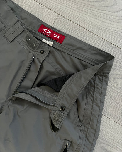 Oakley 00s Technical Multi-Pocket Shorts - Size 31