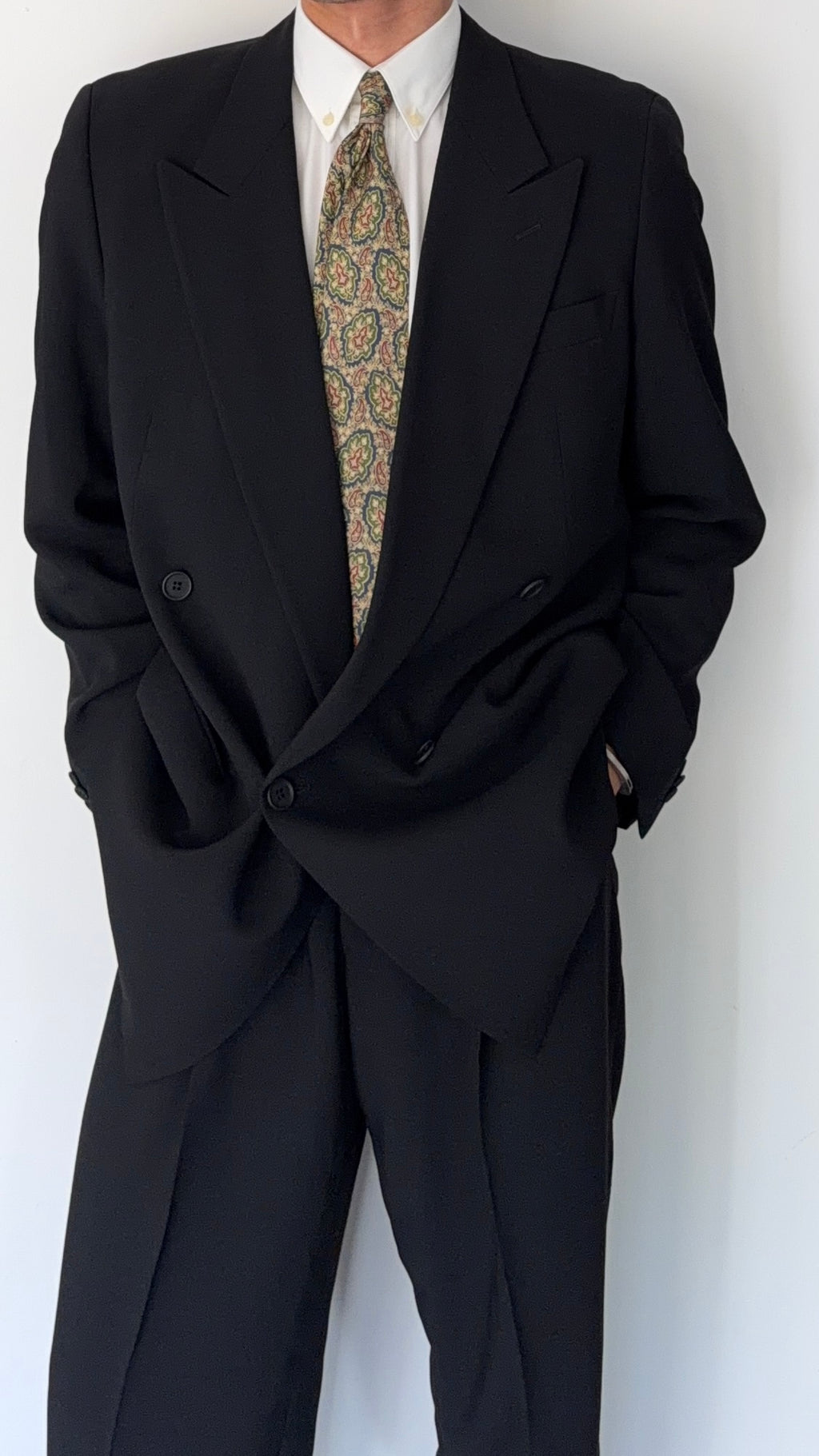 Giorgio Armani 1980s Peaked Lapel Double Breasted Black Wool Pleated Lightweight Suit - Size XL Jacket / 35" Waist
