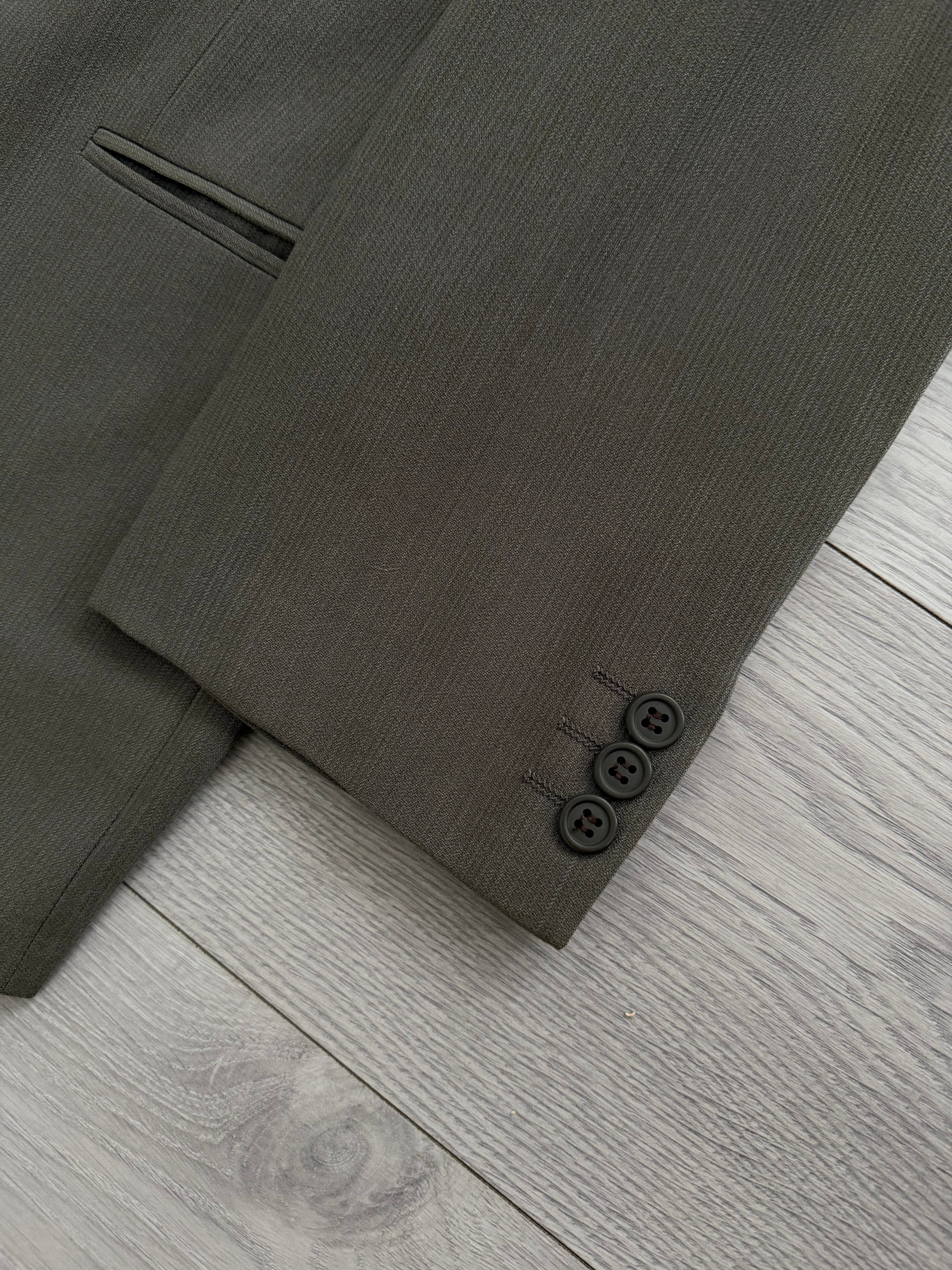 Giorgio Armani 1980s Taupe Charcoal Peaked Lapel Double Breasted Ribbed Weave Pleated Wool Suit - Size XL Jacket / 32" Waist