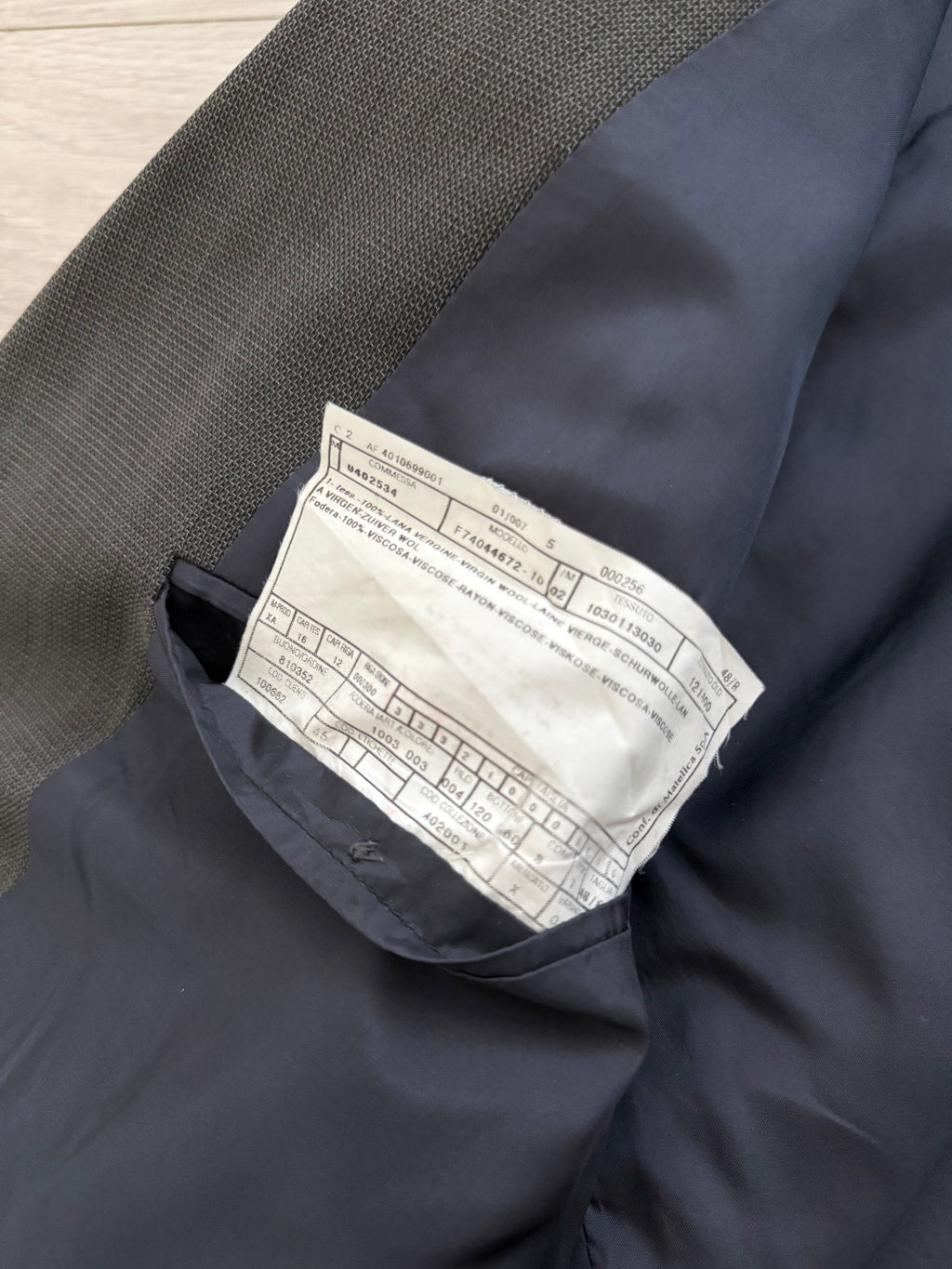 Armani 1990s 3B Textured Wool Pleated Taupe Grey Suit - Size M Jacket / 32" Waist