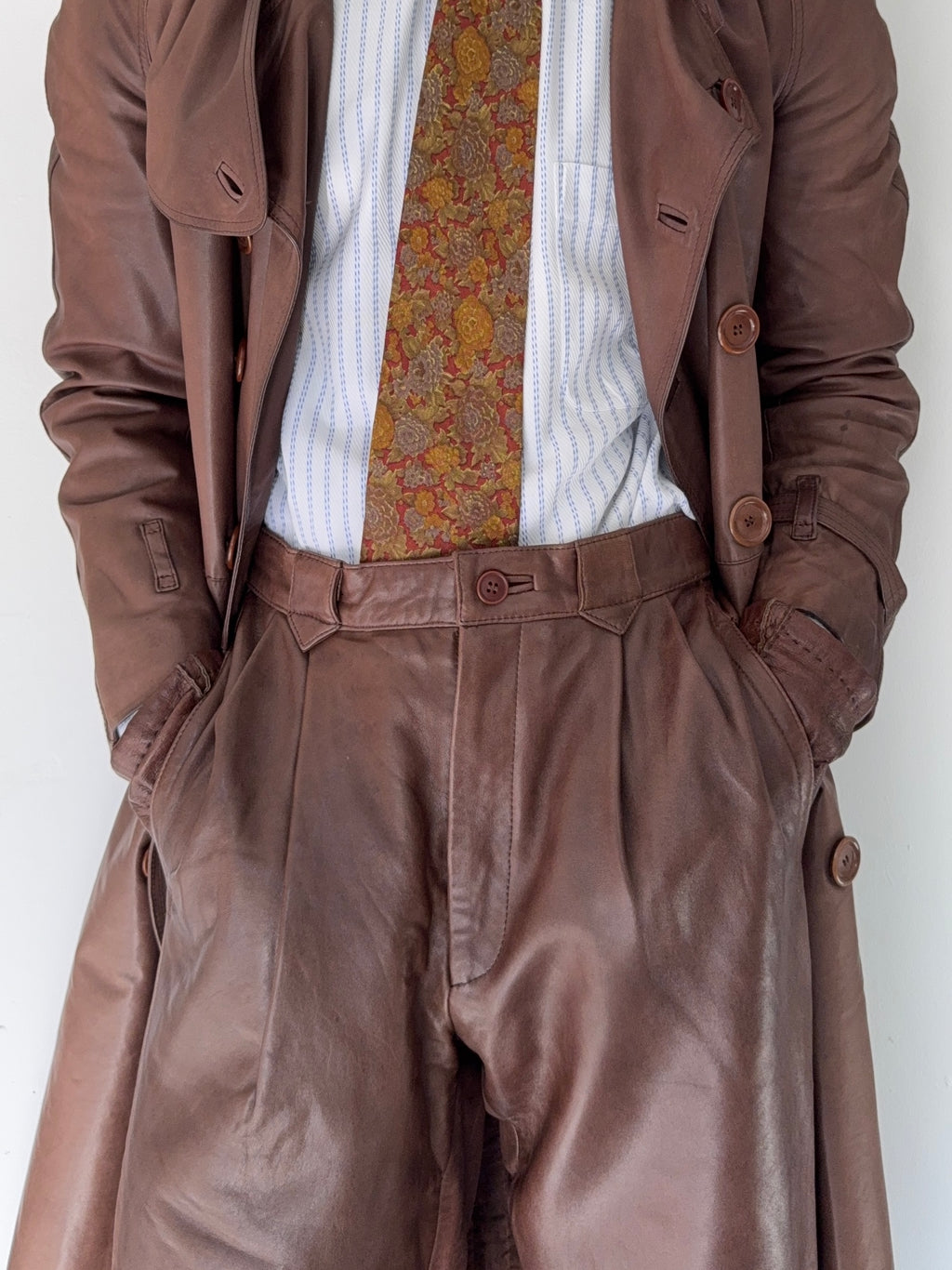Valentino 1980s Pleated Leather Brown Pants - Size 30" Waist