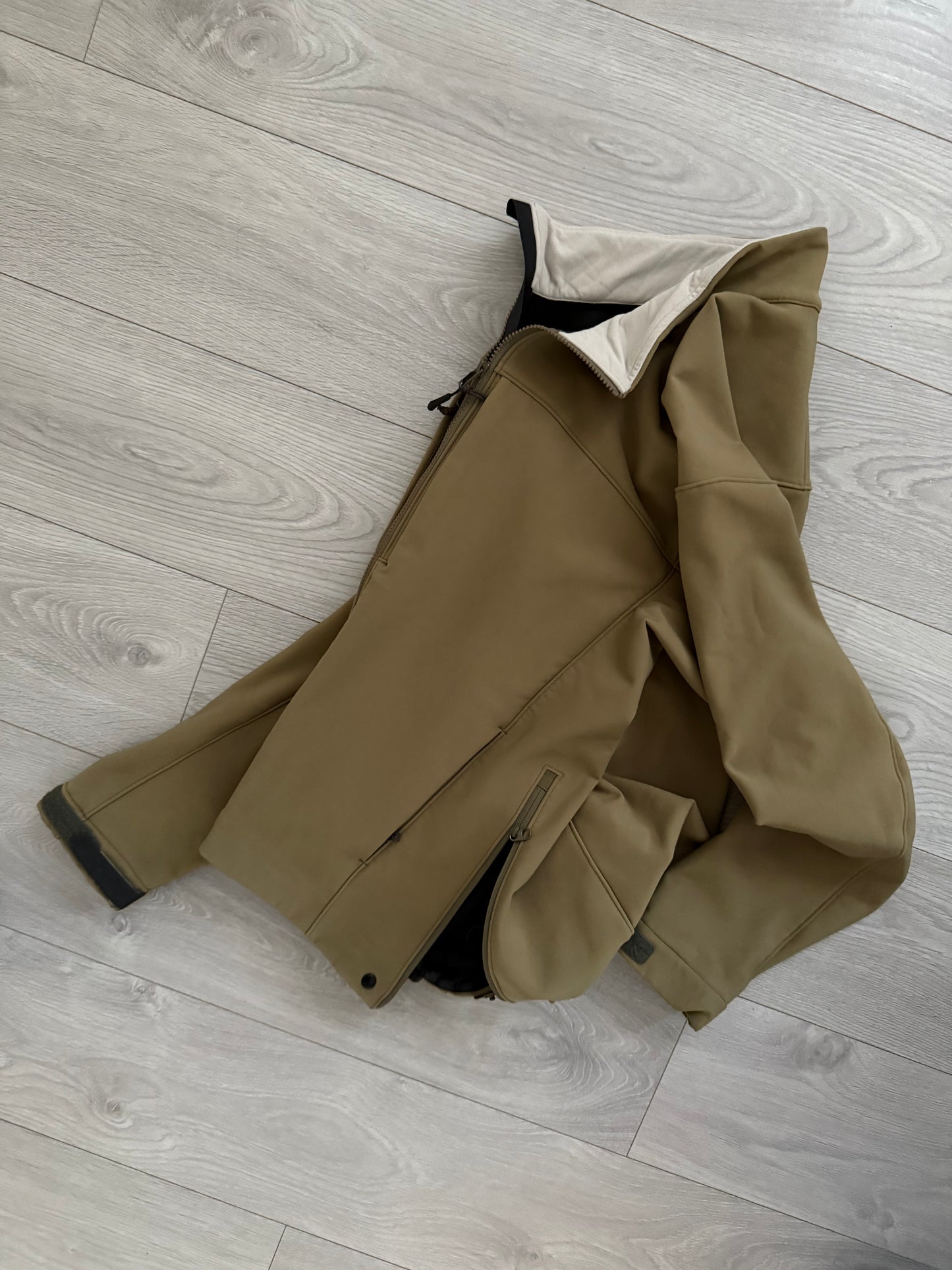 Arcteryx LEAF VERTX Justice Softshell Fleece Lined Utility Jacket - Size L