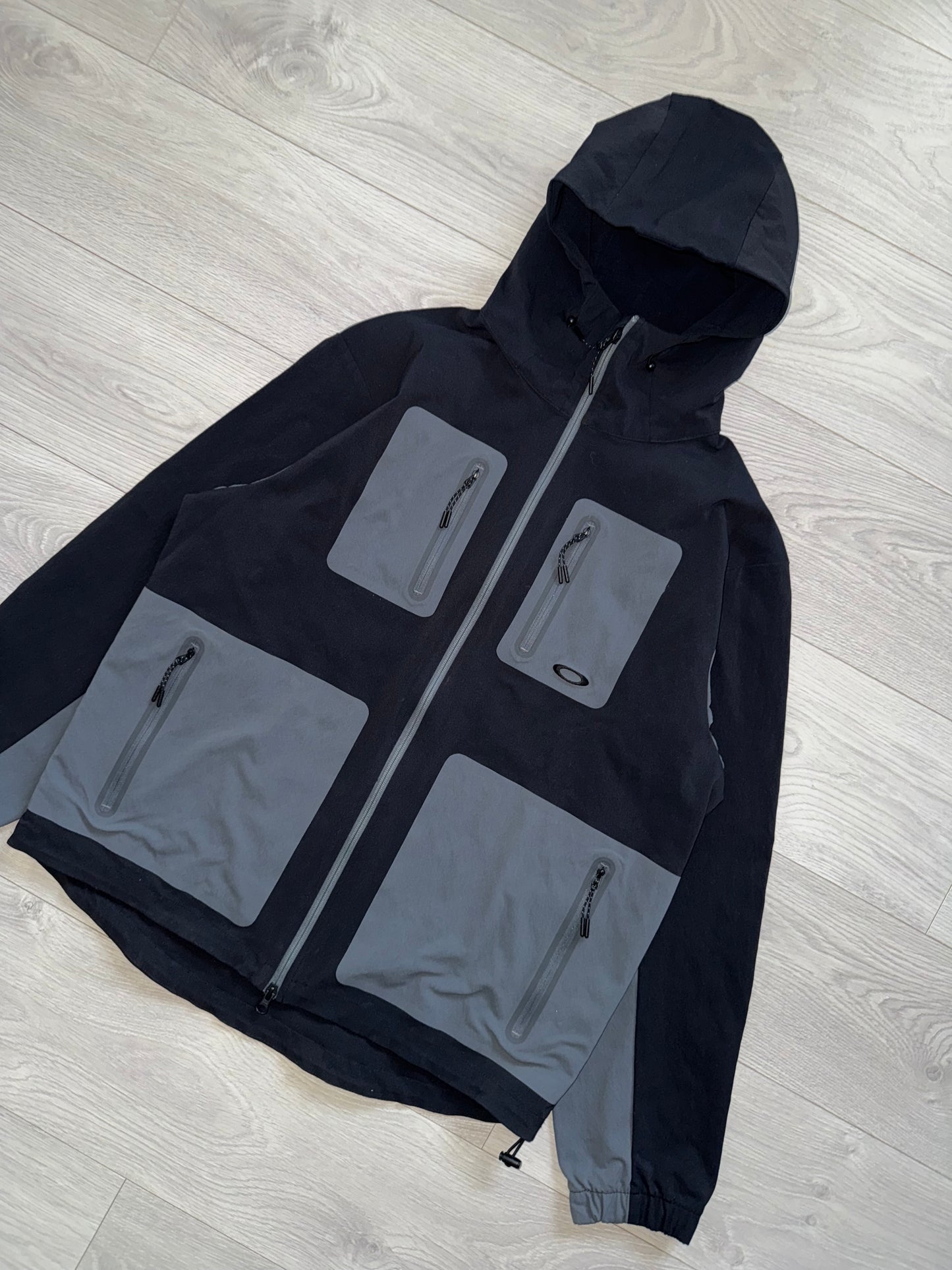 Oakley Technical Panelled Waterproof Jacket - Size L