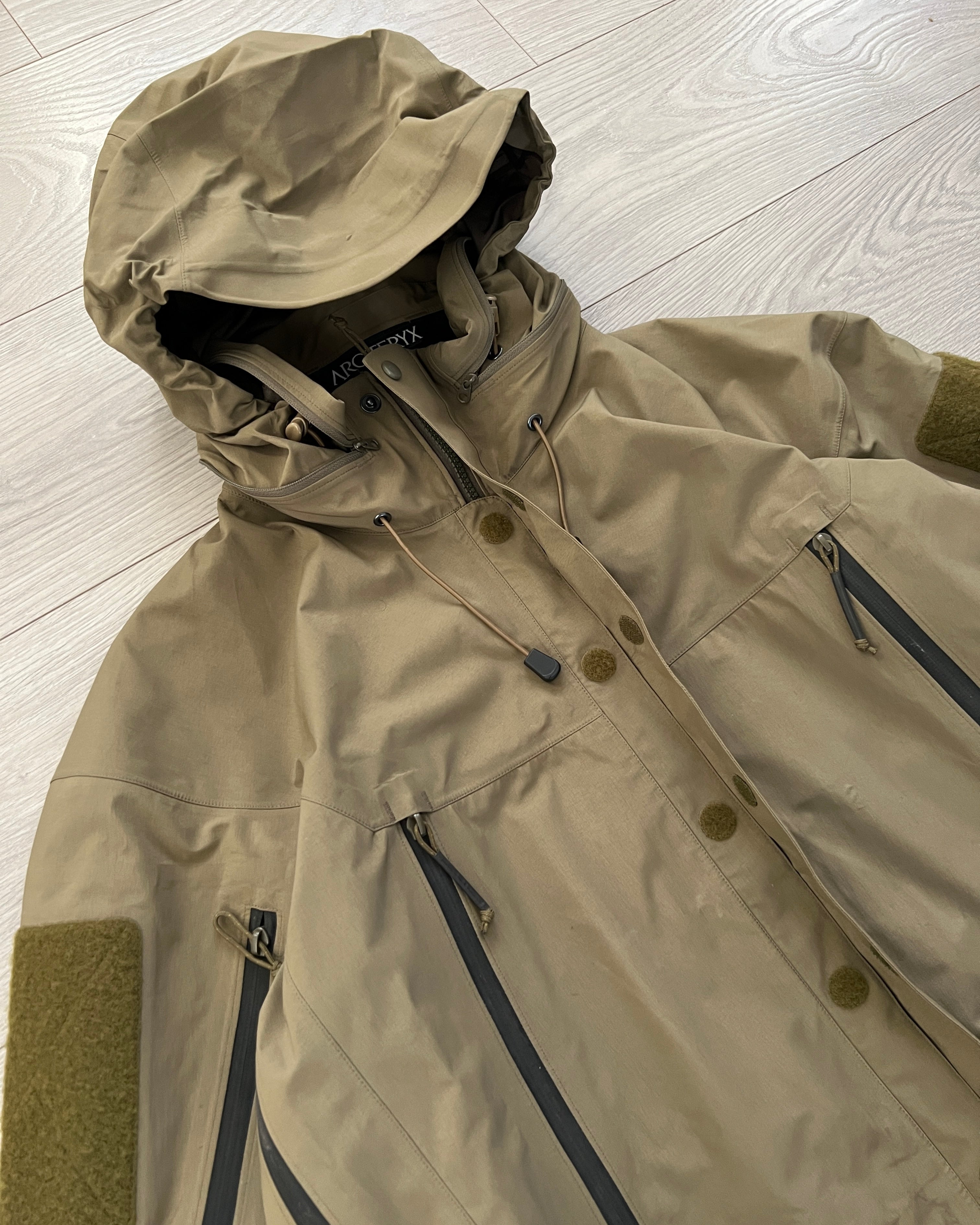 Arcteryx LEAF Alpha GEN 1 GoreTex Jacket Crocodile - Size S, M, L