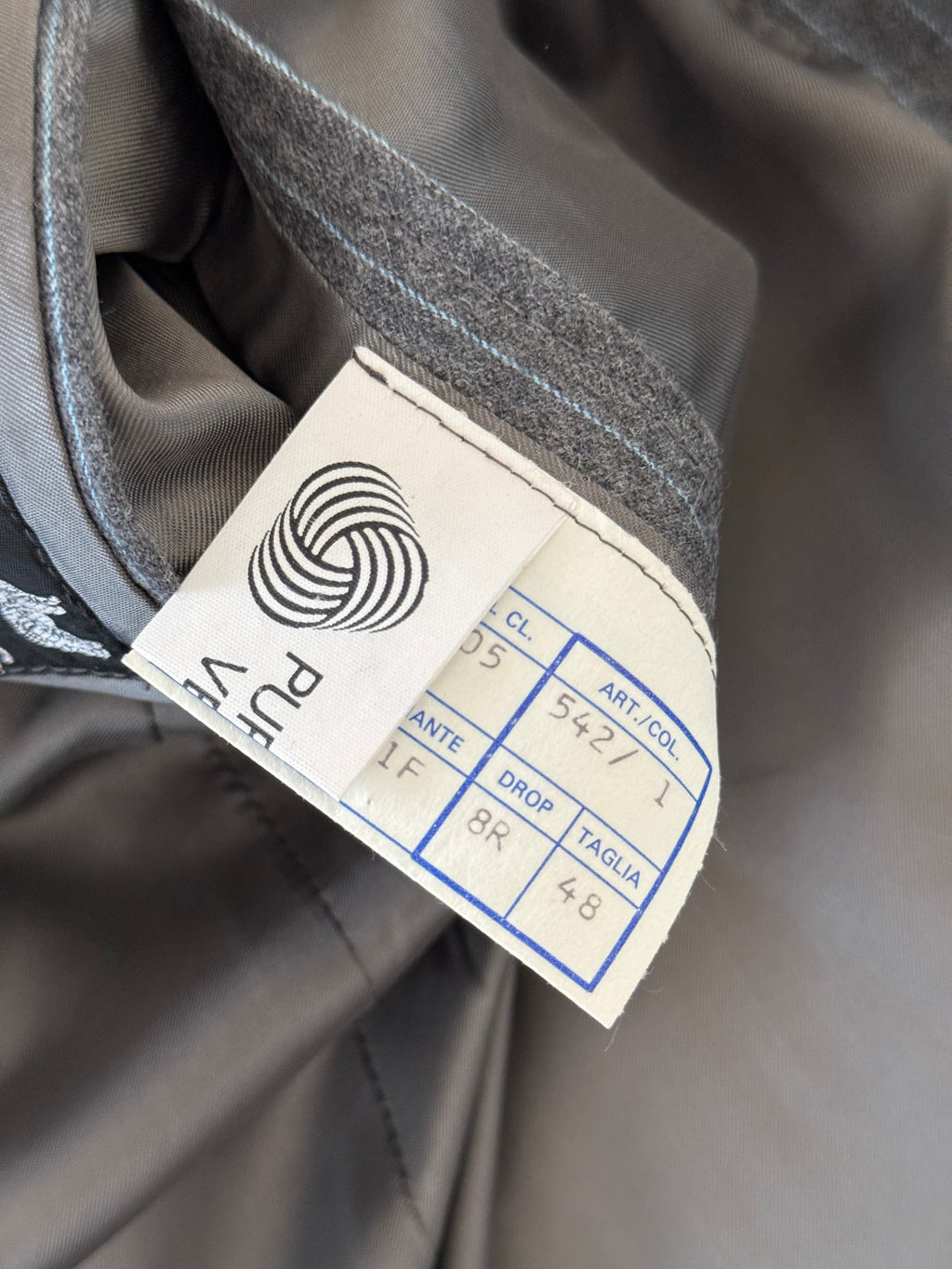 Vintage 1980s Double Breasted Peaked Lapel Pleated Merino Wool Grey Suit & Armani Tie - Size S Jacket / 30" Waist