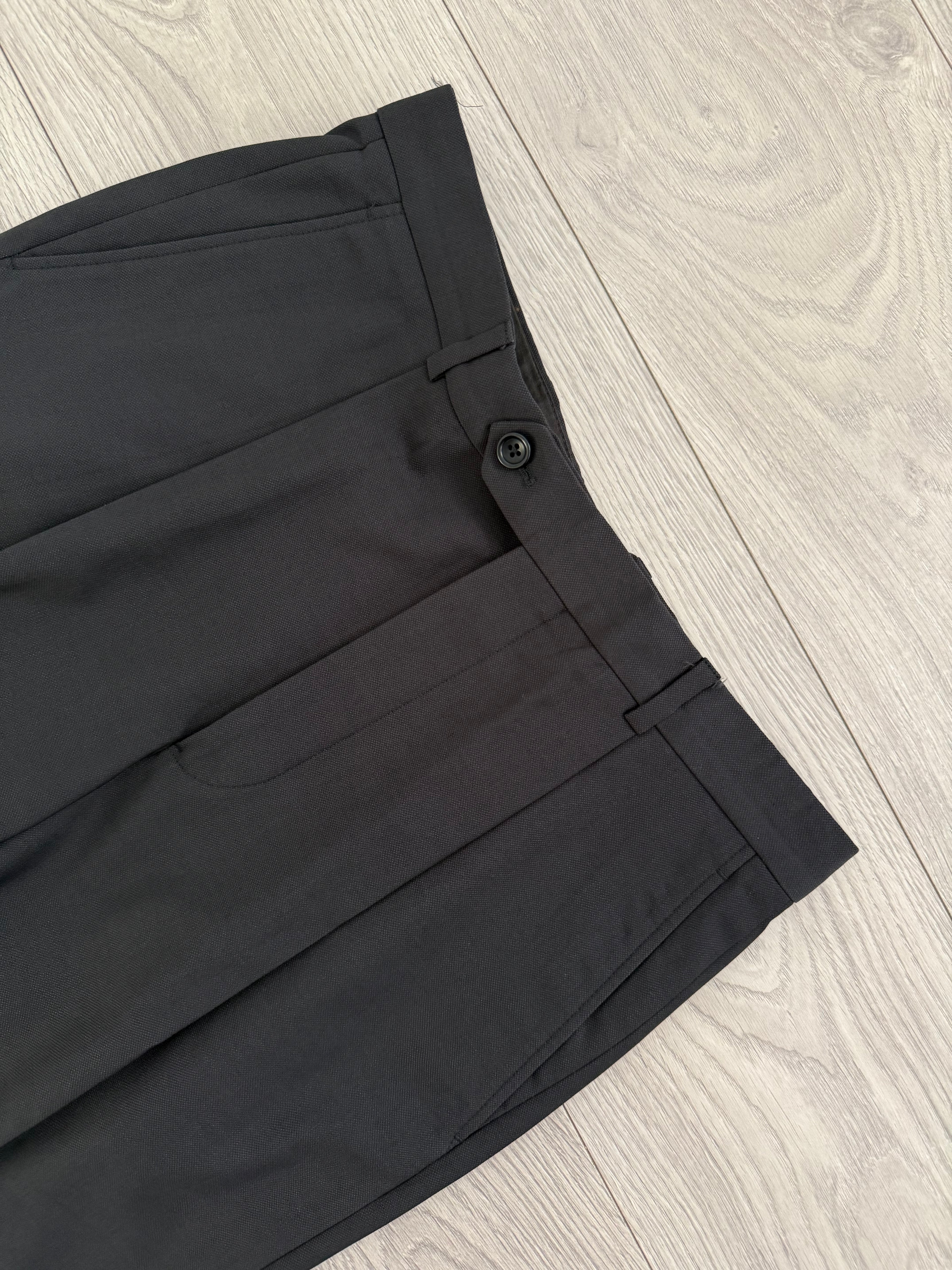 Armani 2000s Pleated Wool Black Pants - Size 30" Waist