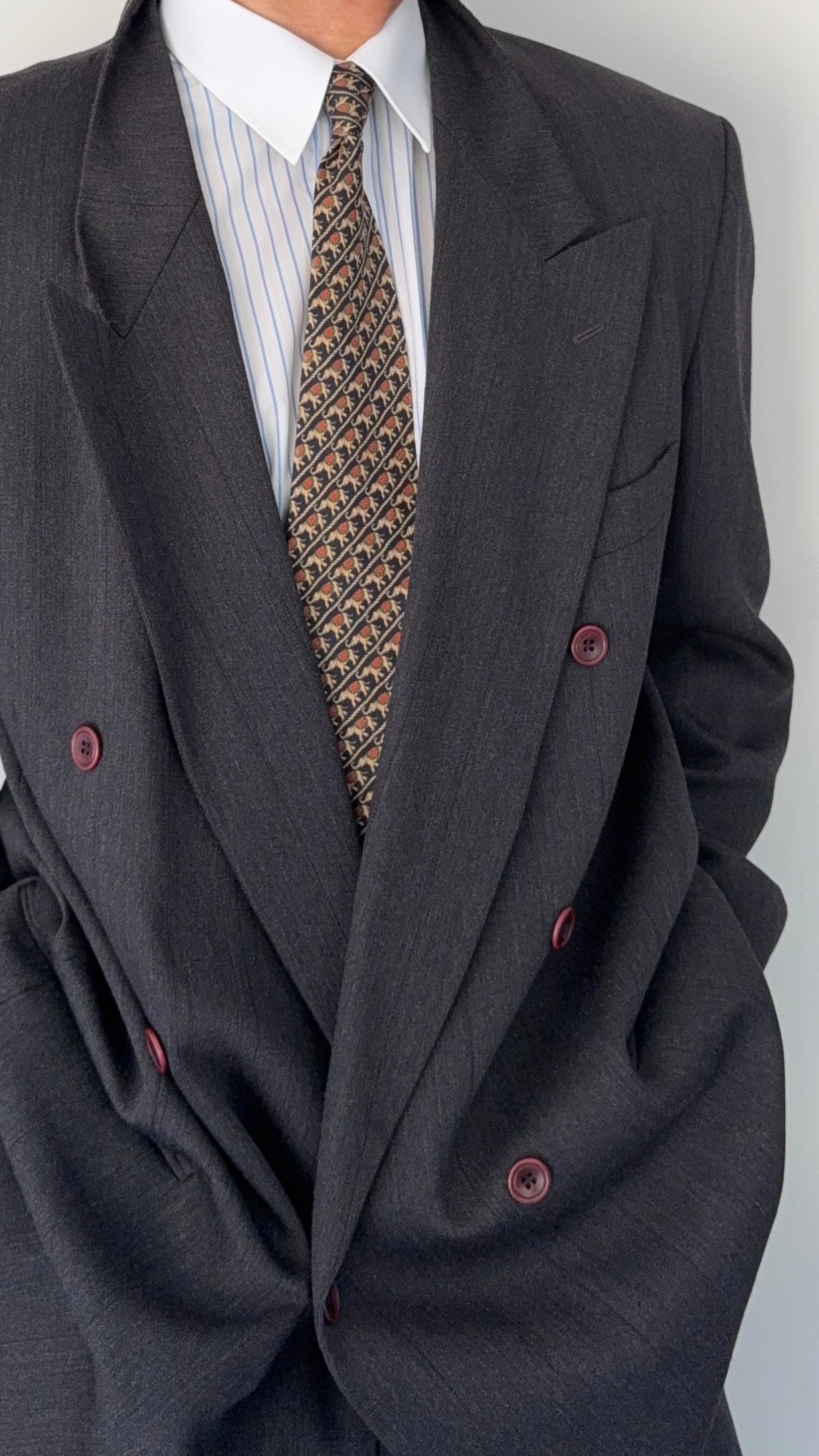 Louis Feraud Armani 1980s Peaked Lapel Double Breasted Pleated Pure New Wool Charcoal Grey Suit - Size XXL Jacket / 40" Waist