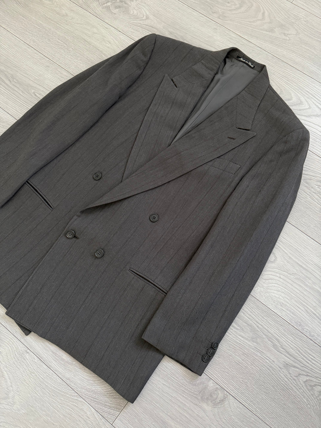 Giorgio Armani 1980s Peaked Lapel Double Breasted Textured Wool Pleated Suit - Size L Jacket / 36" Waist