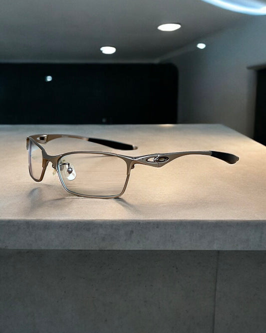 Oakley 2008 Bracket 8.1 Glasses in Light Silver/Clear