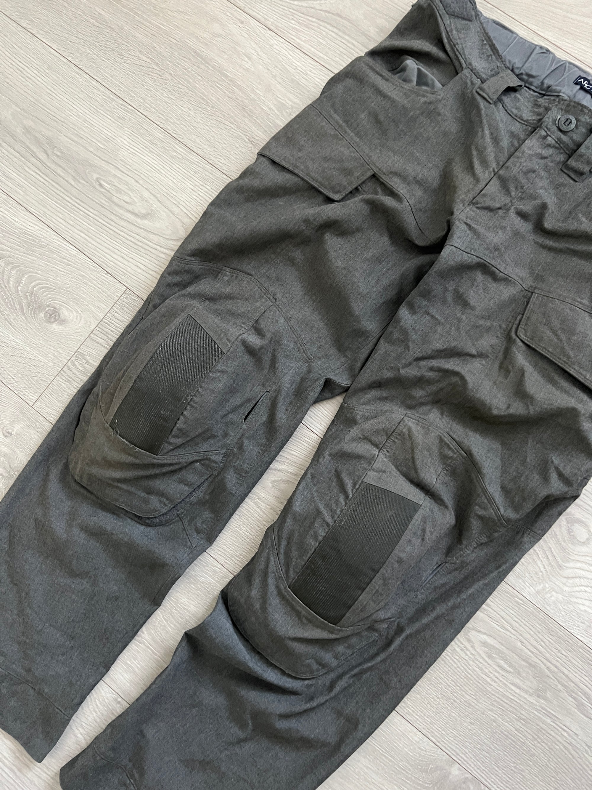 Arcteryx LEAF SMU Assault FR Conbat Utility Pants Wolf Grey - Size L