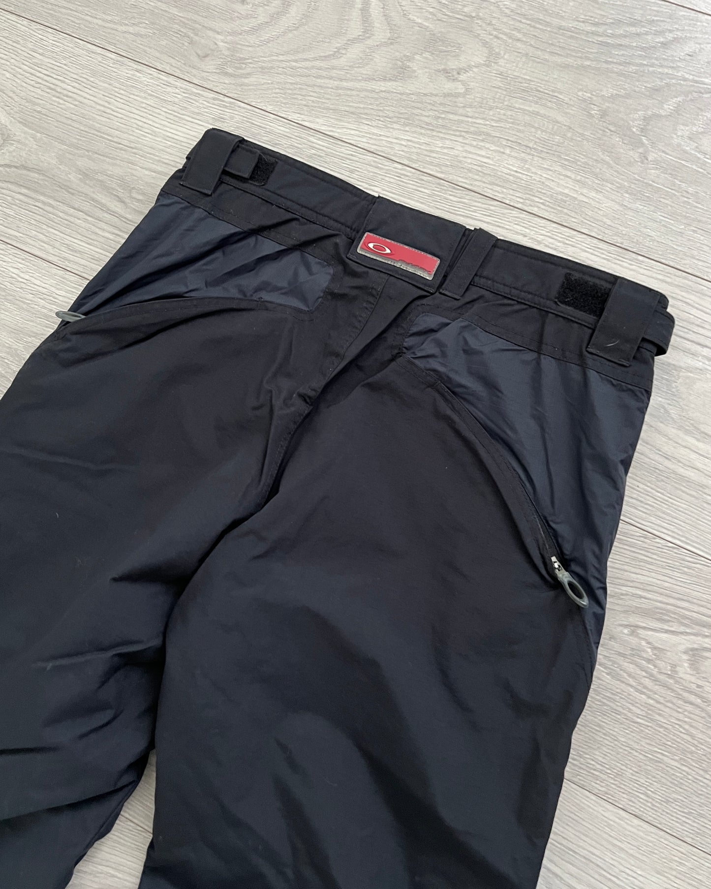 Oakley Road Fuel 00s Technical Vent-Zipper Waterproof Pants - Size 32