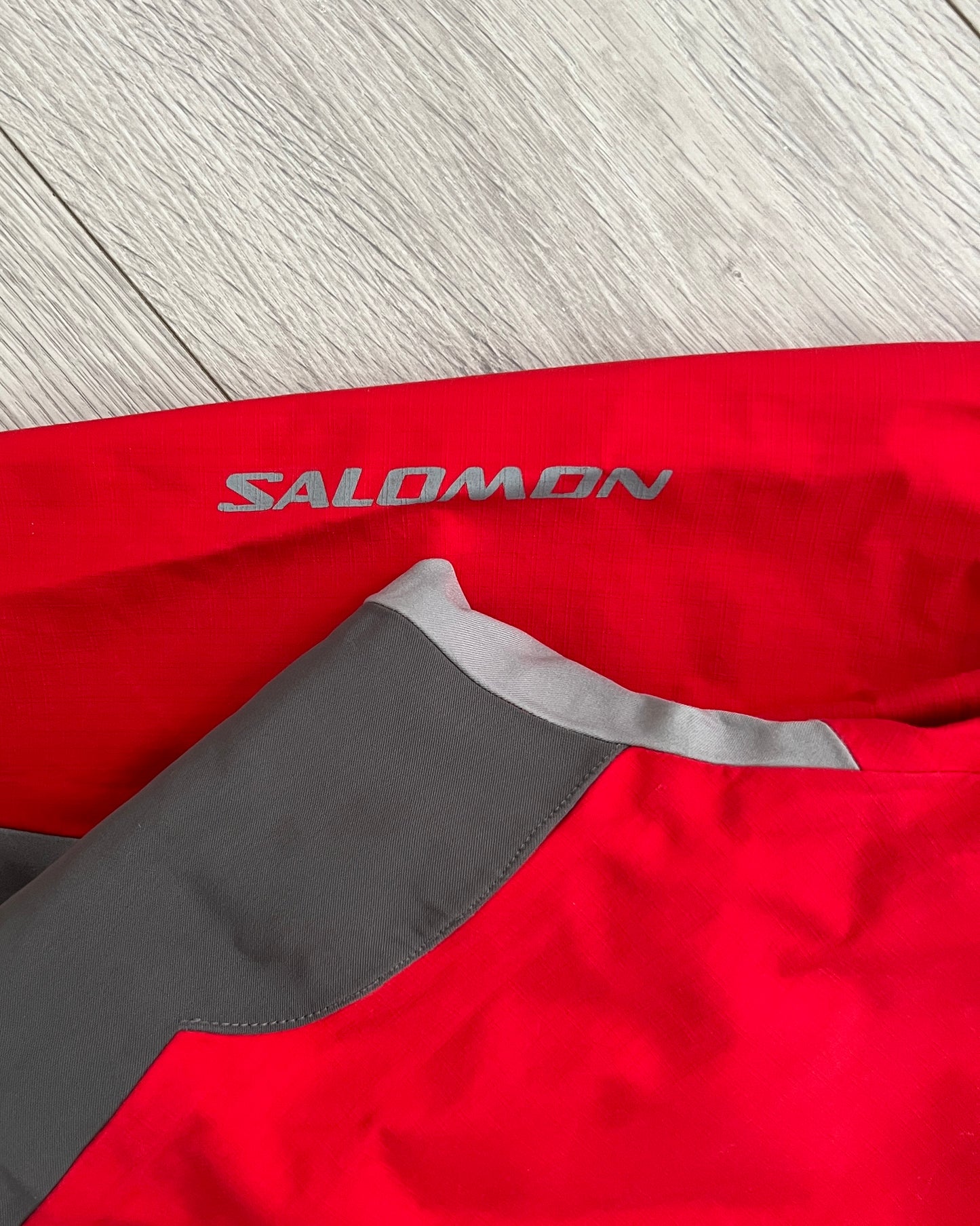 Salomon 00s Red Tri-Tone Waterproof Technical SmartSkin Jacket - Size L