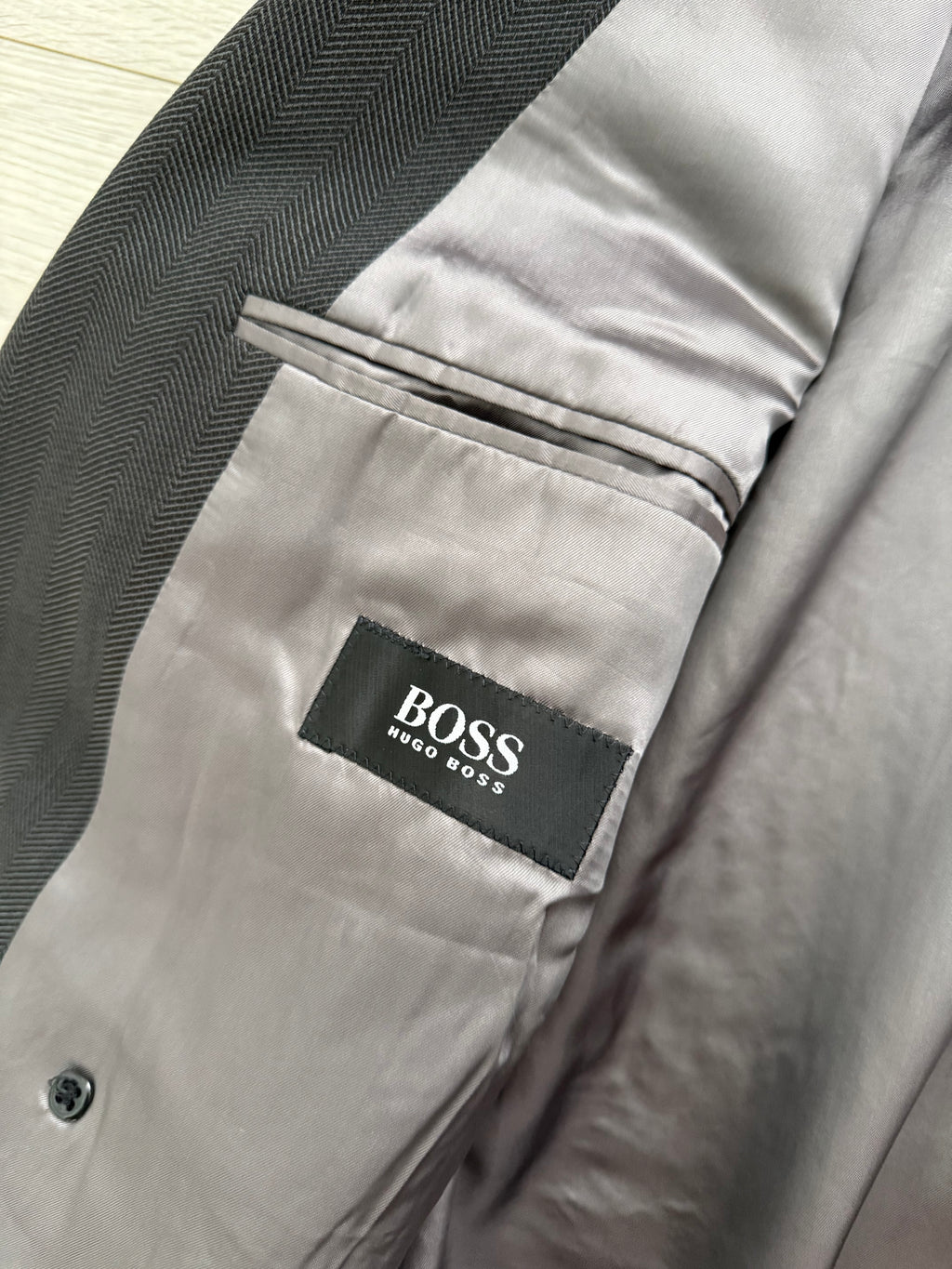 Hugo Boss 1980s 'Omega' Peaked Lapel Double Breasted Pleated Wool Herringbone Suit Grey - Size M Jacket / 32" Waist