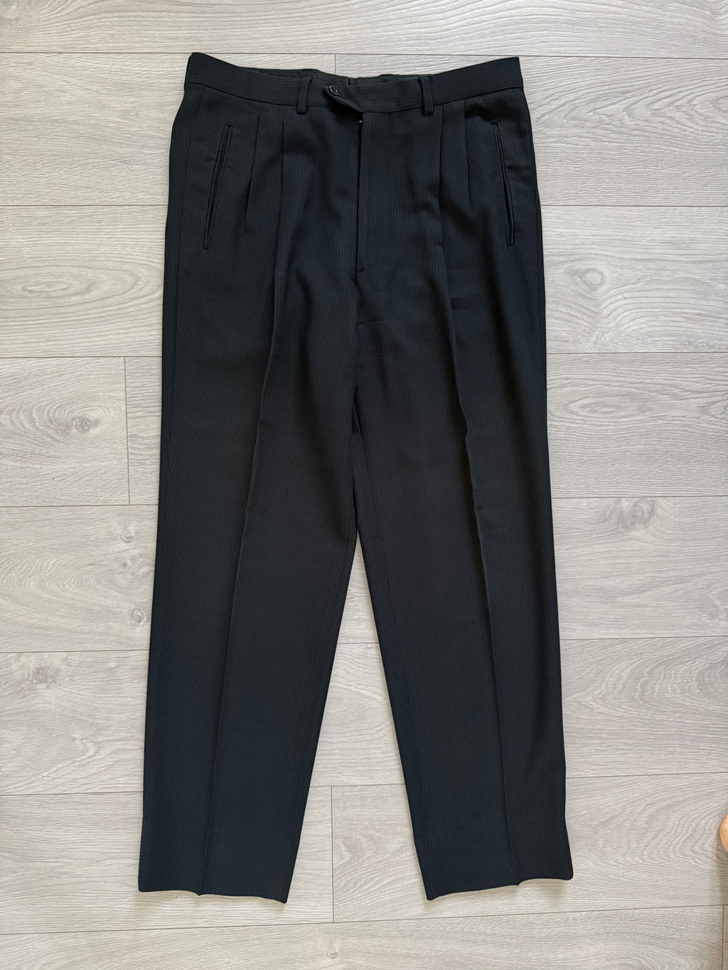Armani 1990s 3B Draped Woven Wool Pleated Suit - Size L Jacket / 34" Waist