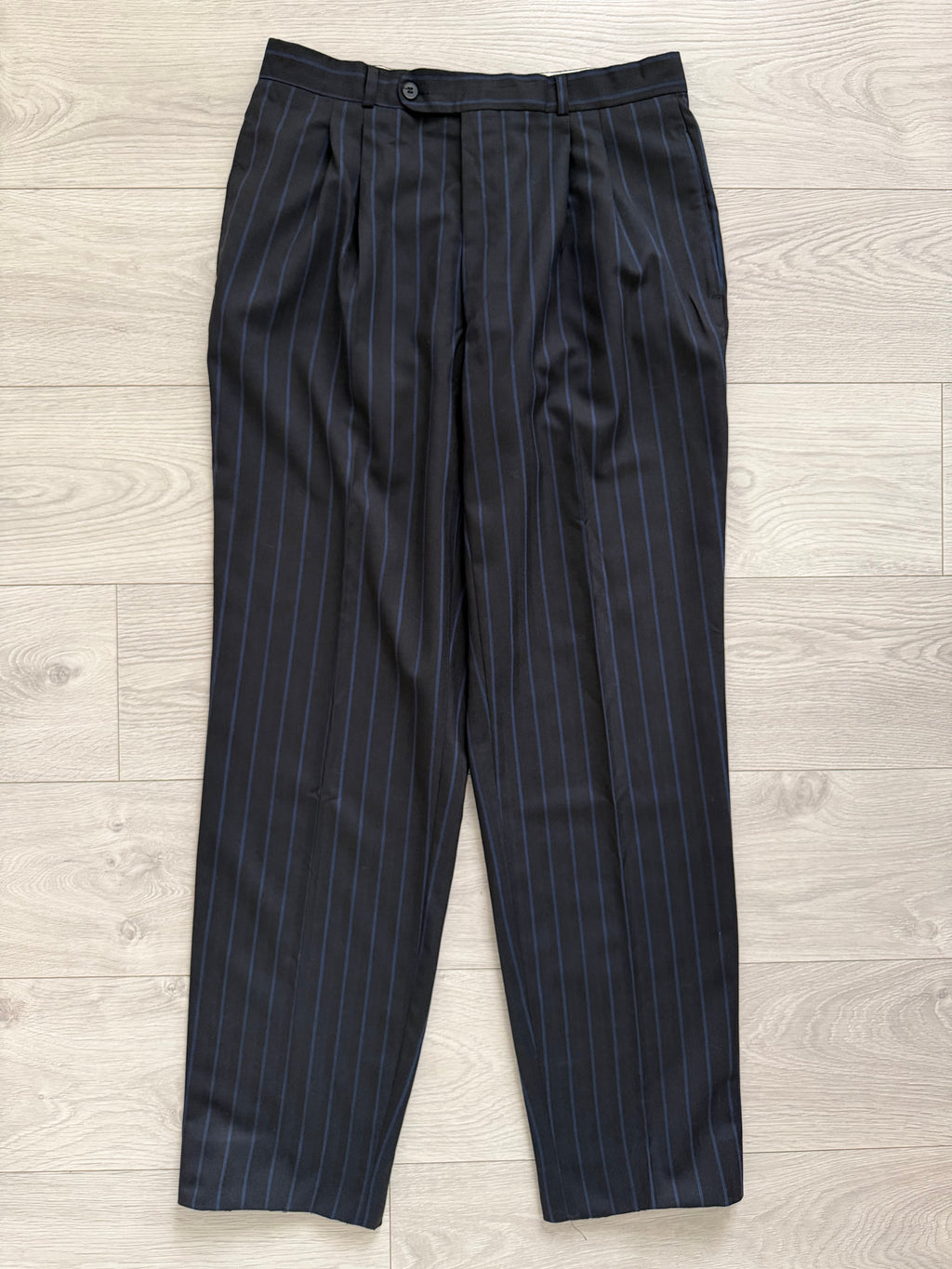 Hugo Boss 1980s Peaked Lapel Double Breasted Pleated Wool Suit - Size XXL Jacket / 34" Waist