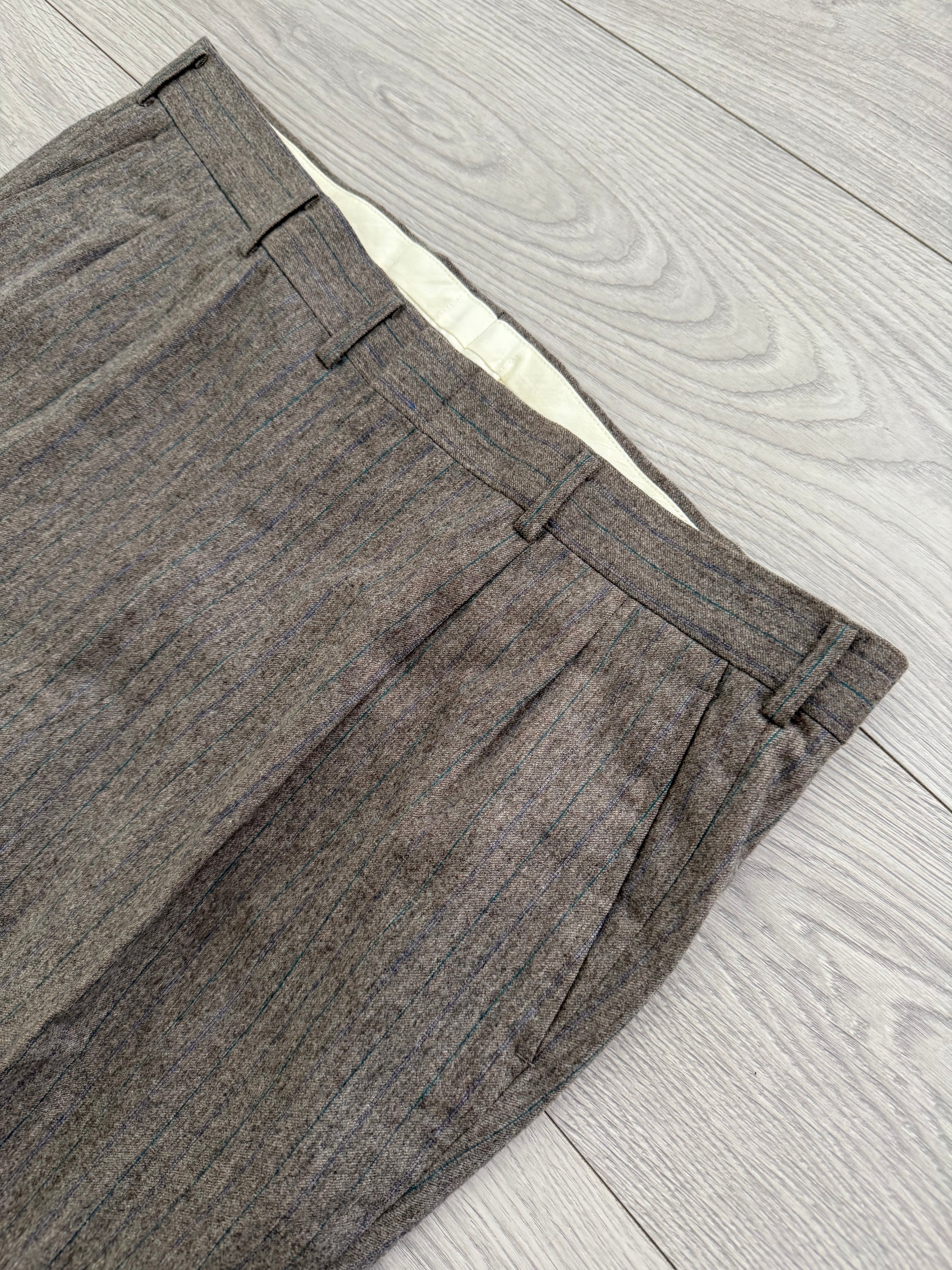Valentino 1980s Peaked Lapel Double Breasted Pleated Wool Suit - Size XL Jacket / 40" Waist