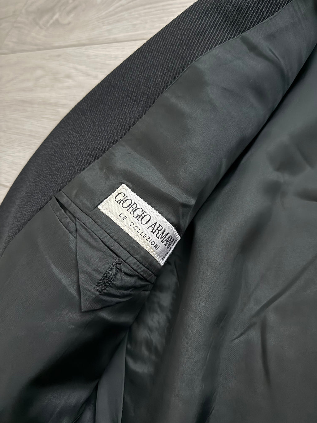 Giorgio Armani 1980s 3B Pleated Wool Suit Black New - Size L Jacket / 32" Waist