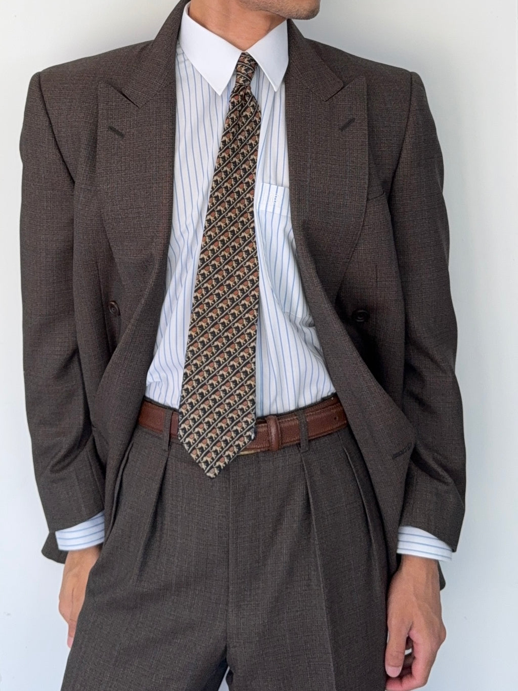 Burberry 1990s Peak Lapel Double Breasted Pleated Textured Brown Suit - Size M Jacket / 32" Waist