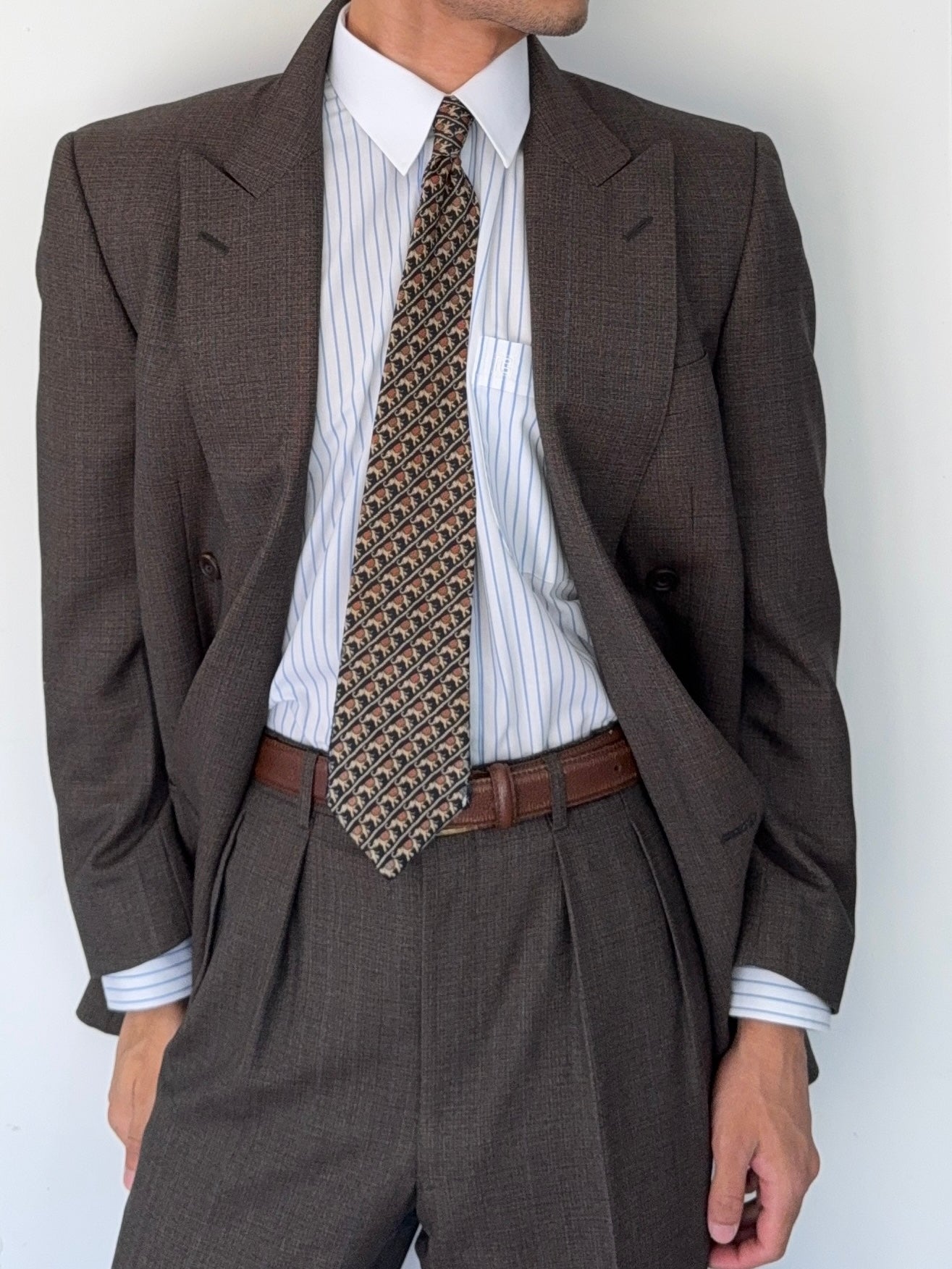 Burberry 1990s Peak Lapel Double Breasted Pleated Textured Brown Suit - Size M Jacket / 32" Waist