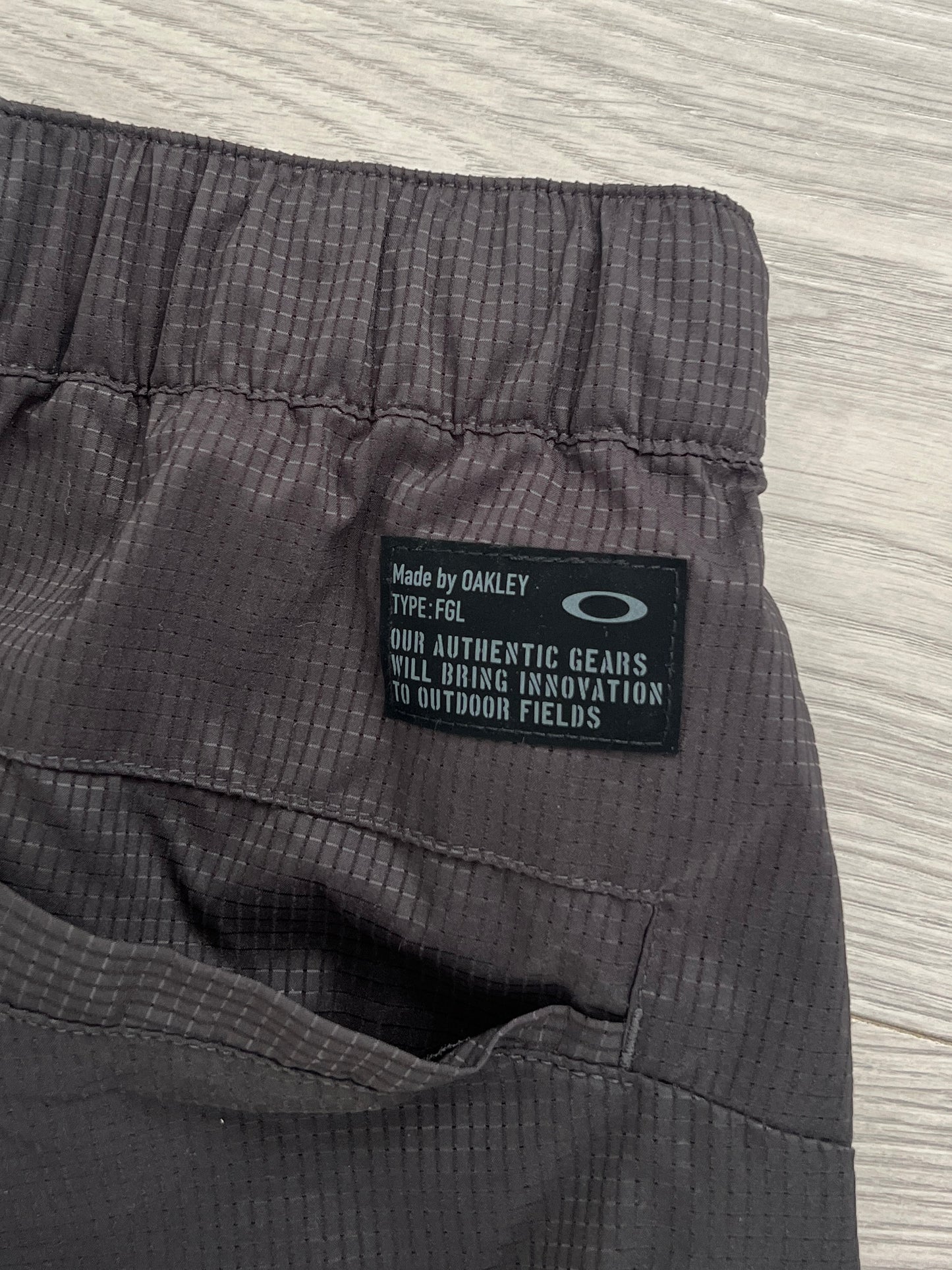 Oakley Nylon Cargo Belted Shorts - Size S