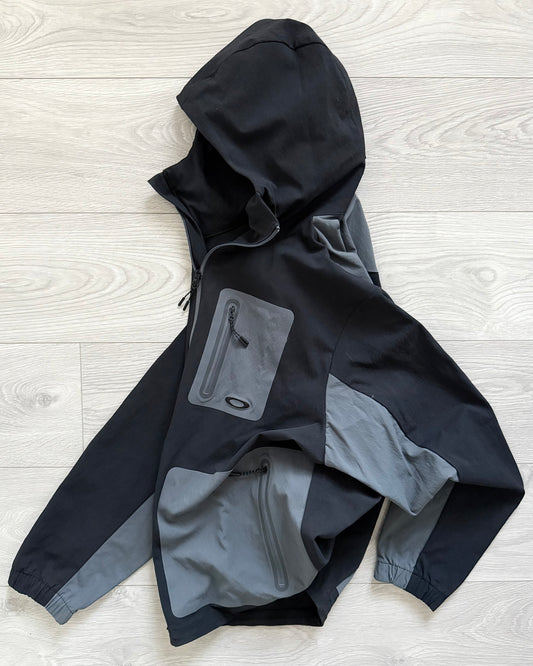 Oakley Technical Panelled Waterproof Jacket - Size L