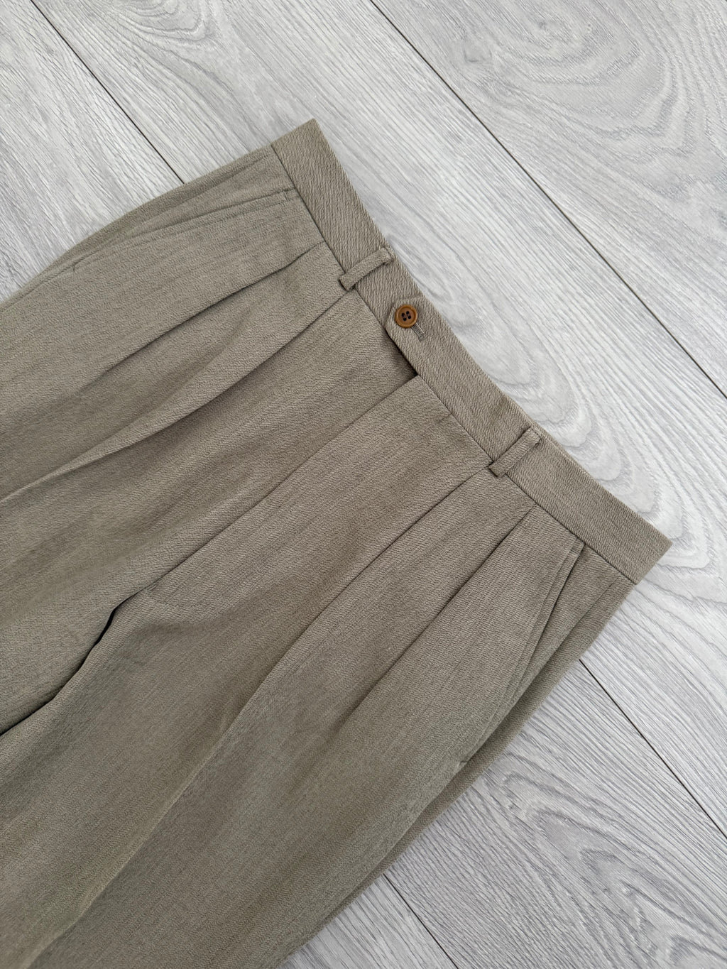 Paul Smith 1990s 3B Double Pleat Crepe Weave Wool Suit Stone Beige - Size L Jacket / 31" Waist