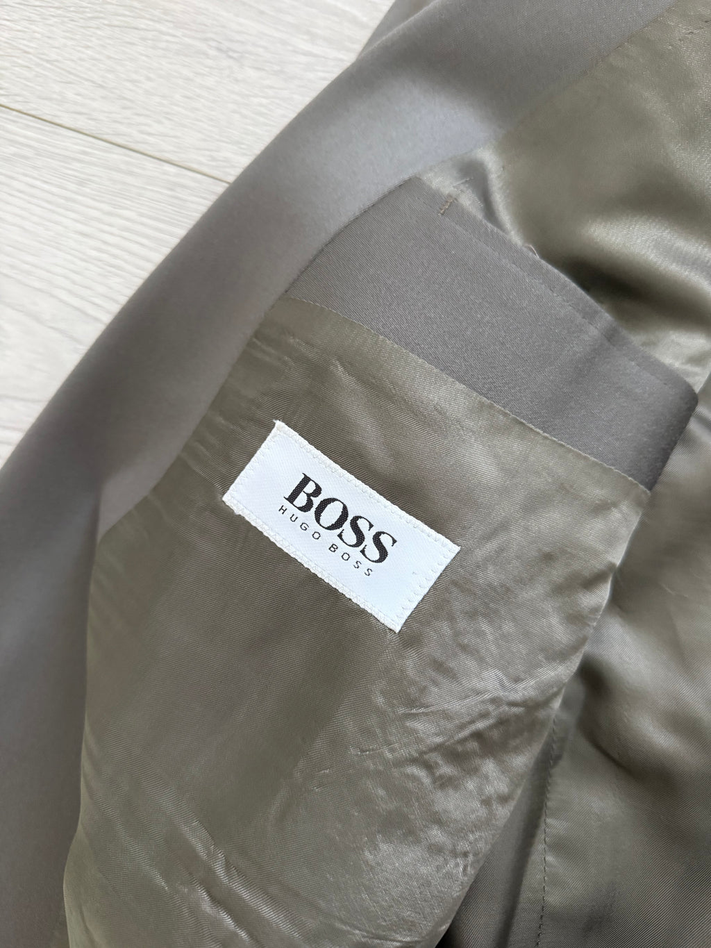 Hugo Boss 1980s 'Mitford' Peak Lapel Double Breasted Pleated Taupe Green Suit - Size L Jacket / 30" Waist