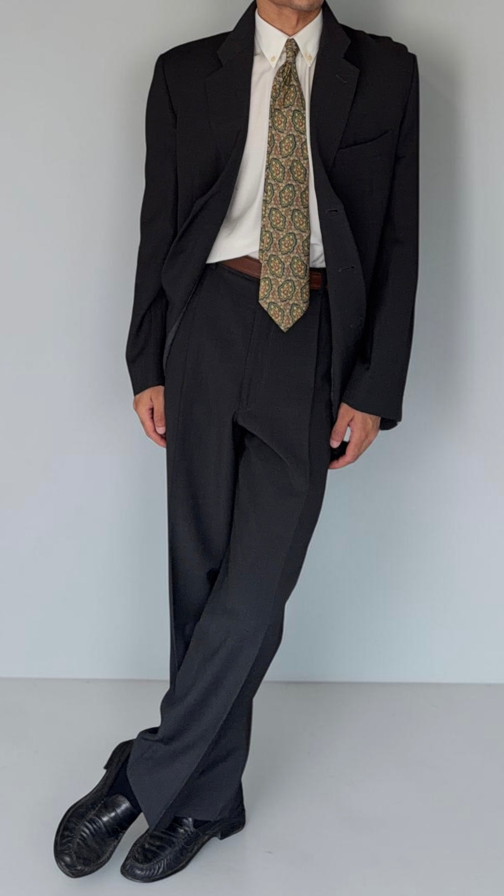 Giorgio Armani 1980s 3B Charcoal Grey Pleated Wool Suit - Size XL Jacket / 36" Waist