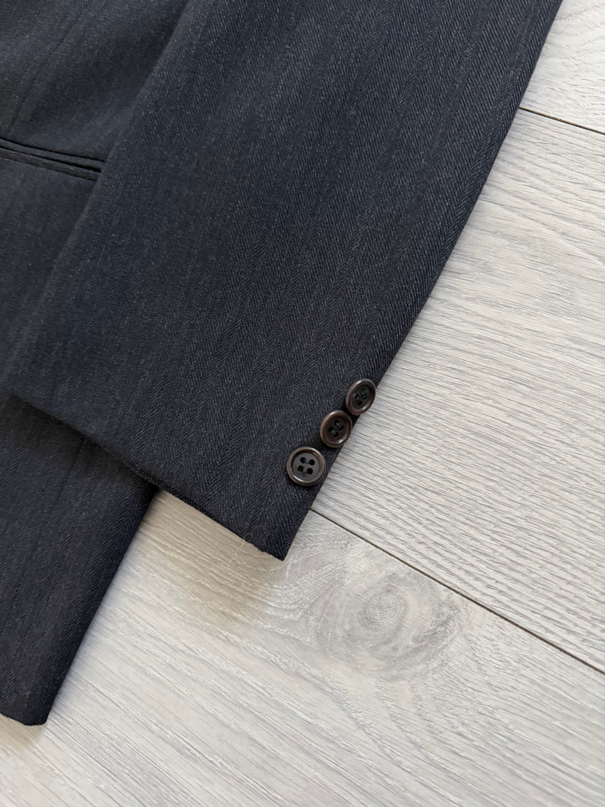 Valentino 1980s Peaked Lapel Double Breasted Wool Herringbone Grey Sport Jacket Blazer - Size L