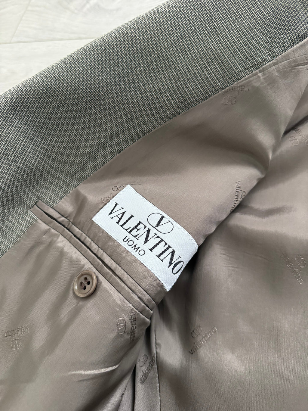 Valentino 1980s 6B Double Breasted Wool Power Suit in Taupe Olive - Size M Jacket / 32" Waist