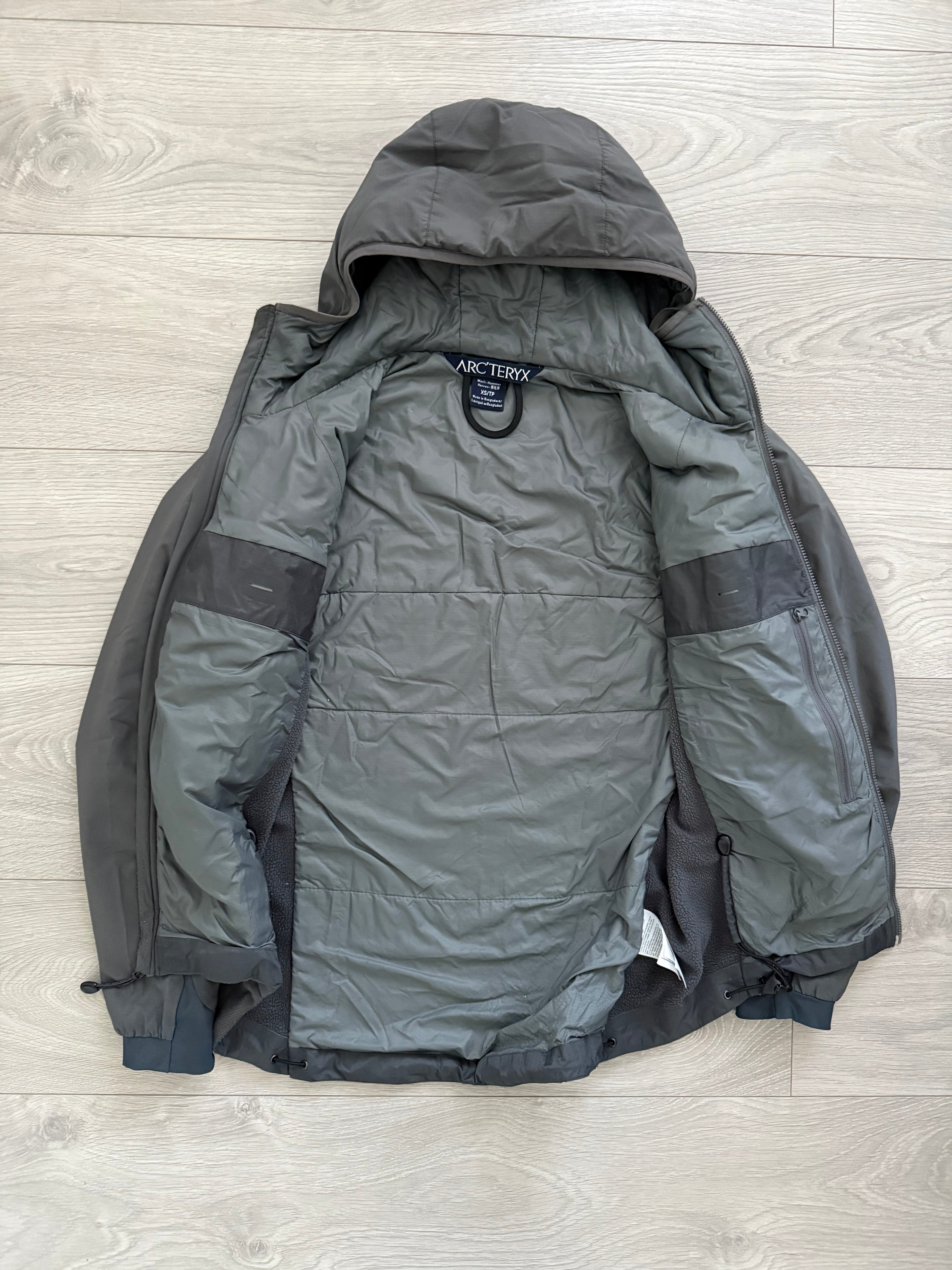 Arc'teryx LEAF Atom LT Hooded Jacket Wolf Grey - Size XS