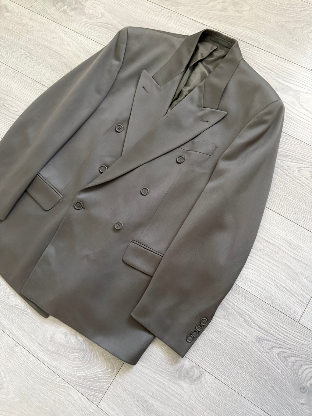 Hugo Boss 1980s 'Mitford' Peak Lapel Double Breasted Pleated Taupe Green Suit - Size L Jacket / 30" Waist