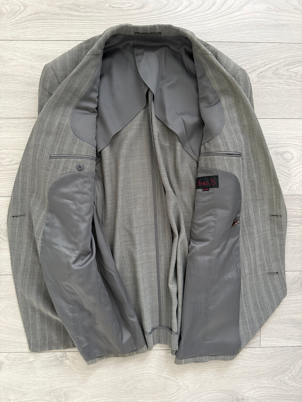 Basile 1980s Peaked Lapel Double Breasted Pleated Textured Wool Suit - Size M Jacket / 31" Waist