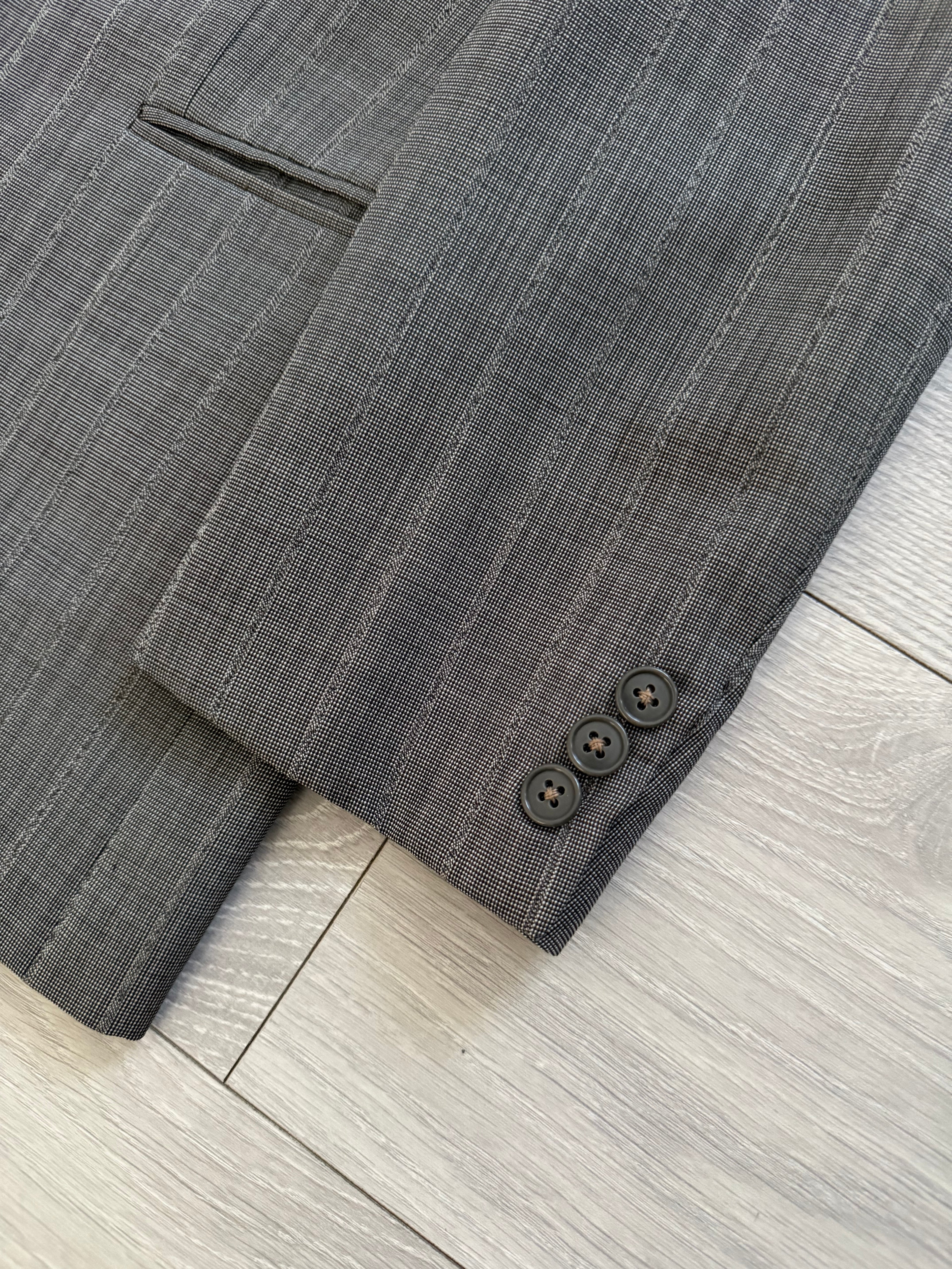 Giorgio Armani Mani 1980s 2B Textured Wool Grey Pleated Suit - Size M Jacket / 32" Waist