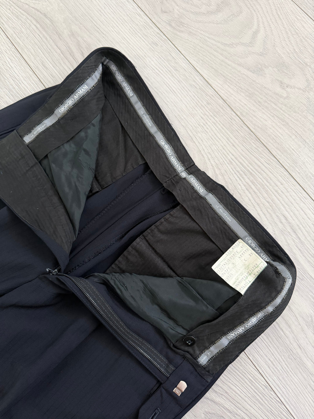 Giorgio Armani 1980s 3B Double Pleat Lightweight Navy Wool Suit - Size M Jacket / 30" Waist